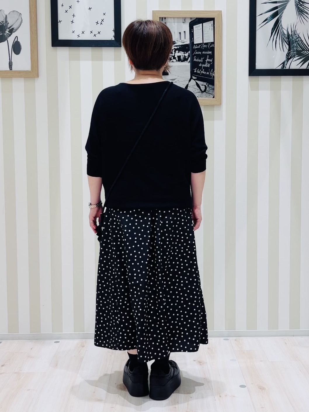 ma_miさんの「SHOO･LA･RUE｜【毛玉になりにくい】パール調ボタンが女性らしさをプラス ガーター切替 7分袖ドルマンニット」を使ったコーディネート