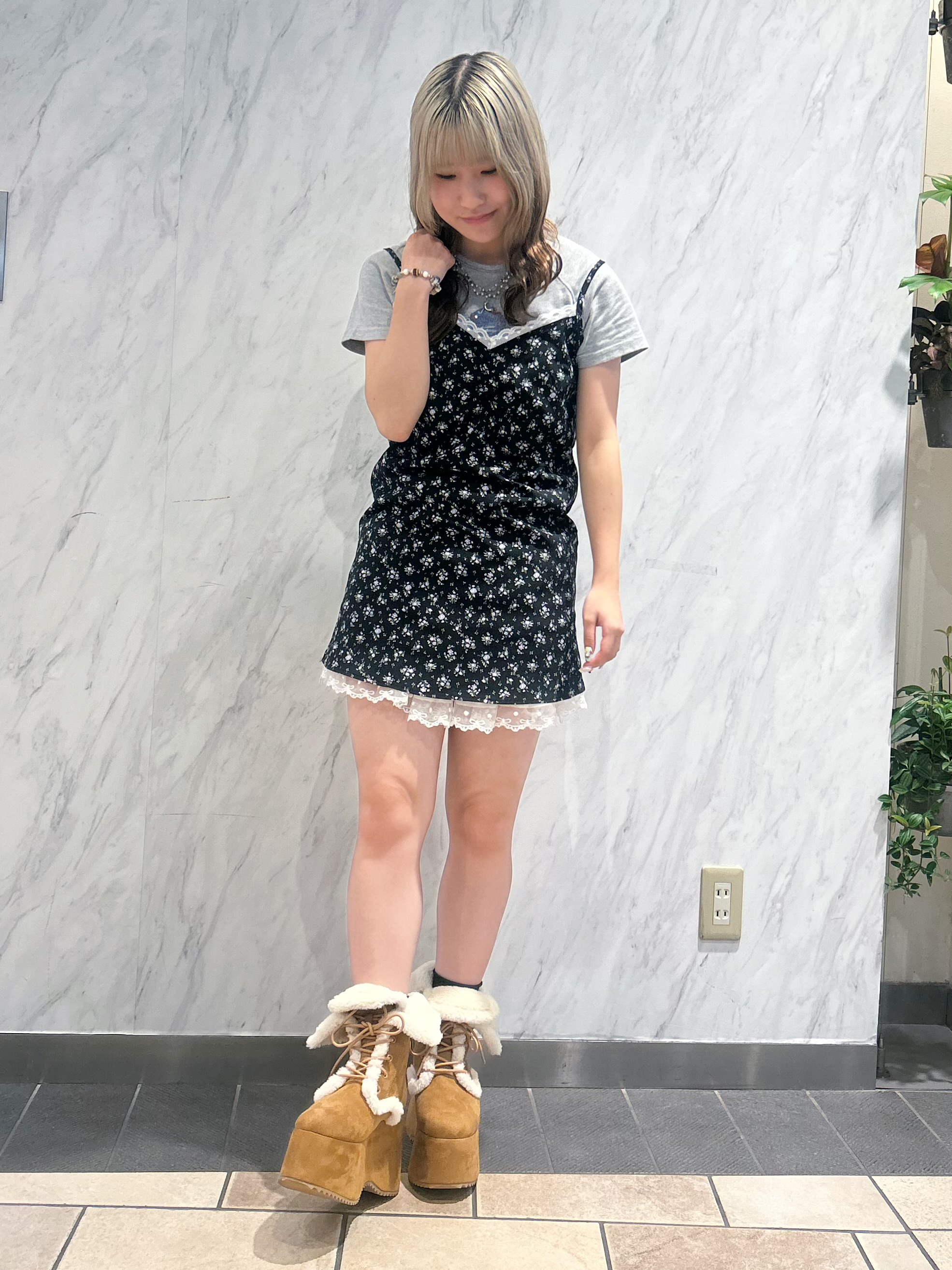 miyuさんの「ESPERANZA｜2WAY厚底ボアレースアップブーツ」を使ったコーディネート