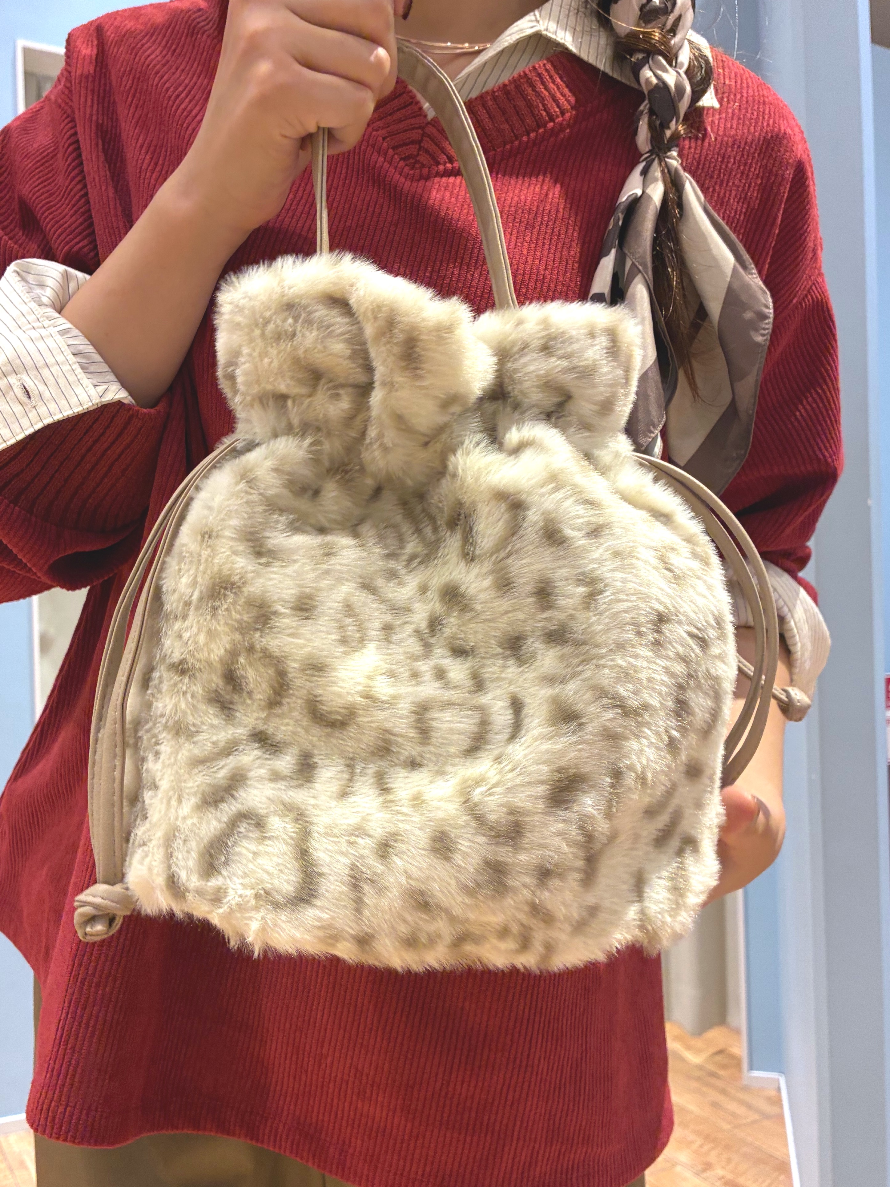 もんちゃんさんの「SHOO･LA･RUE｜【洗濯機可】インせず決まるAライン ストライプスキッパーシャツ」を使ったコーディネート