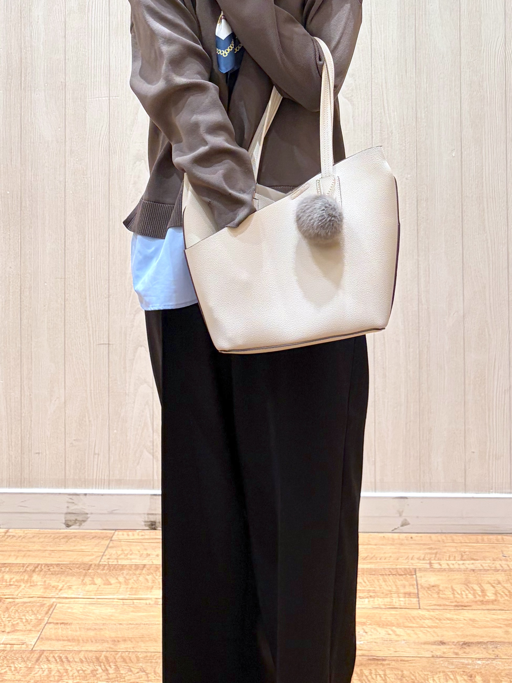 shirayuuuさんの「SHOO･LA･RUE｜【S-LL】着るだけできまる シャツレイヤード風 スポンディッシュニット」を使ったコーディネート
