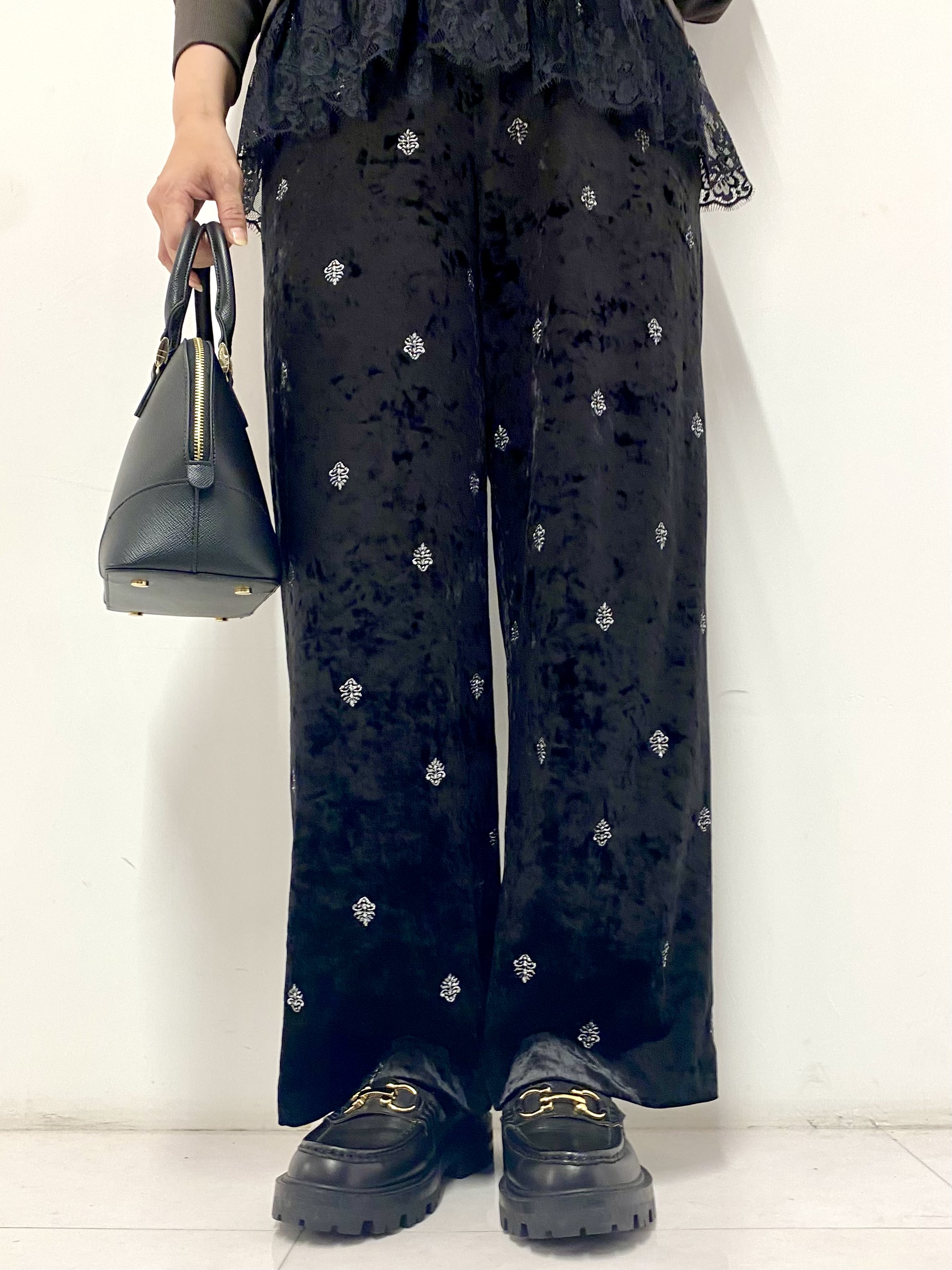 Sawaguchiさんの「DRESSTERIOR｜レースドッキング裏毛プルオーバー」を使ったコーディネート