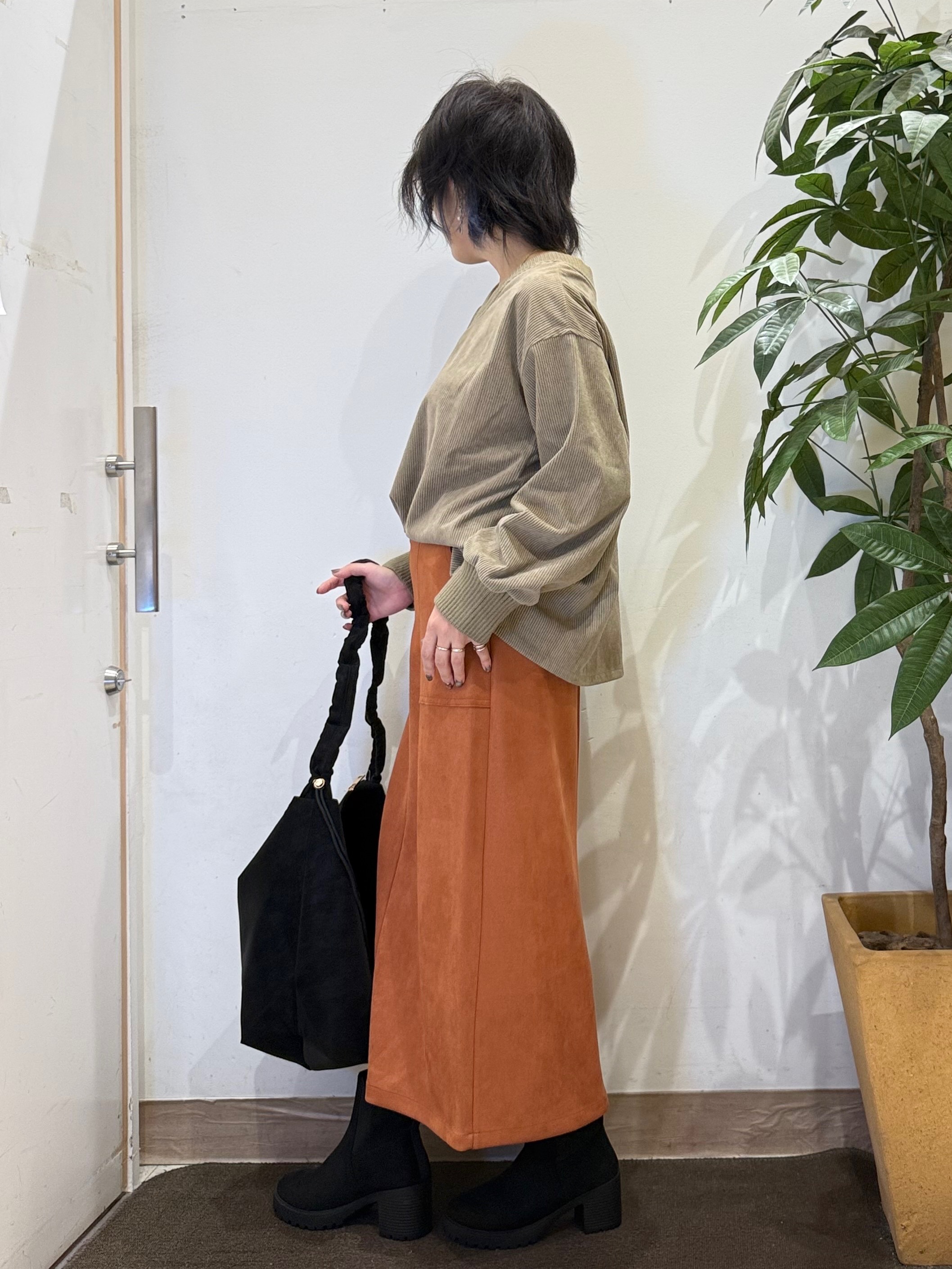 misakiさんの「SHOO･LA･RUE｜コーデの幅が広がる！コーデュロイ2WAYプルオーバー」を使ったコーディネート