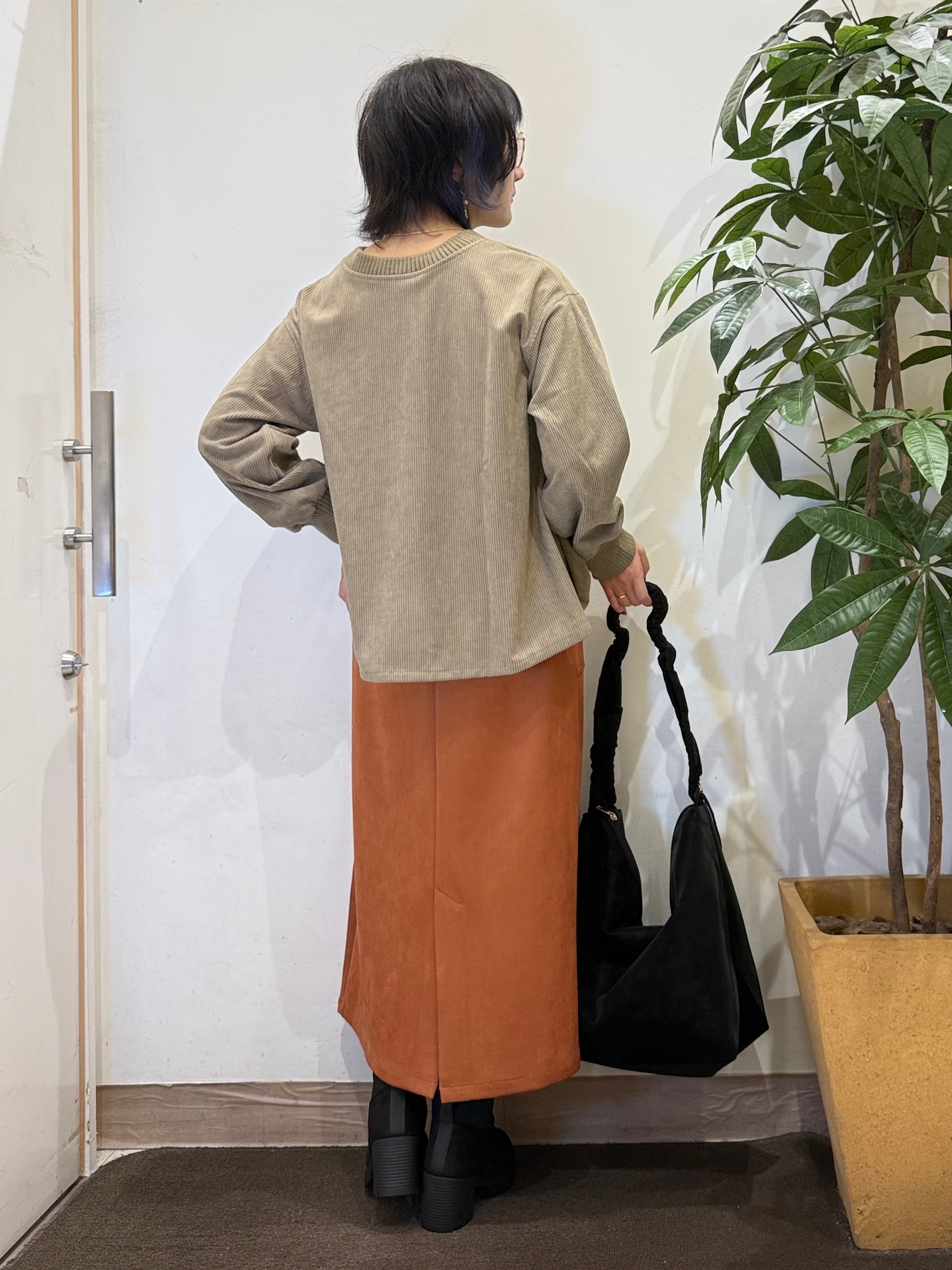 misakiさんの「SHOO･LA･RUE｜コーデの幅が広がる！コーデュロイ2WAYプルオーバー」を使ったコーディネート