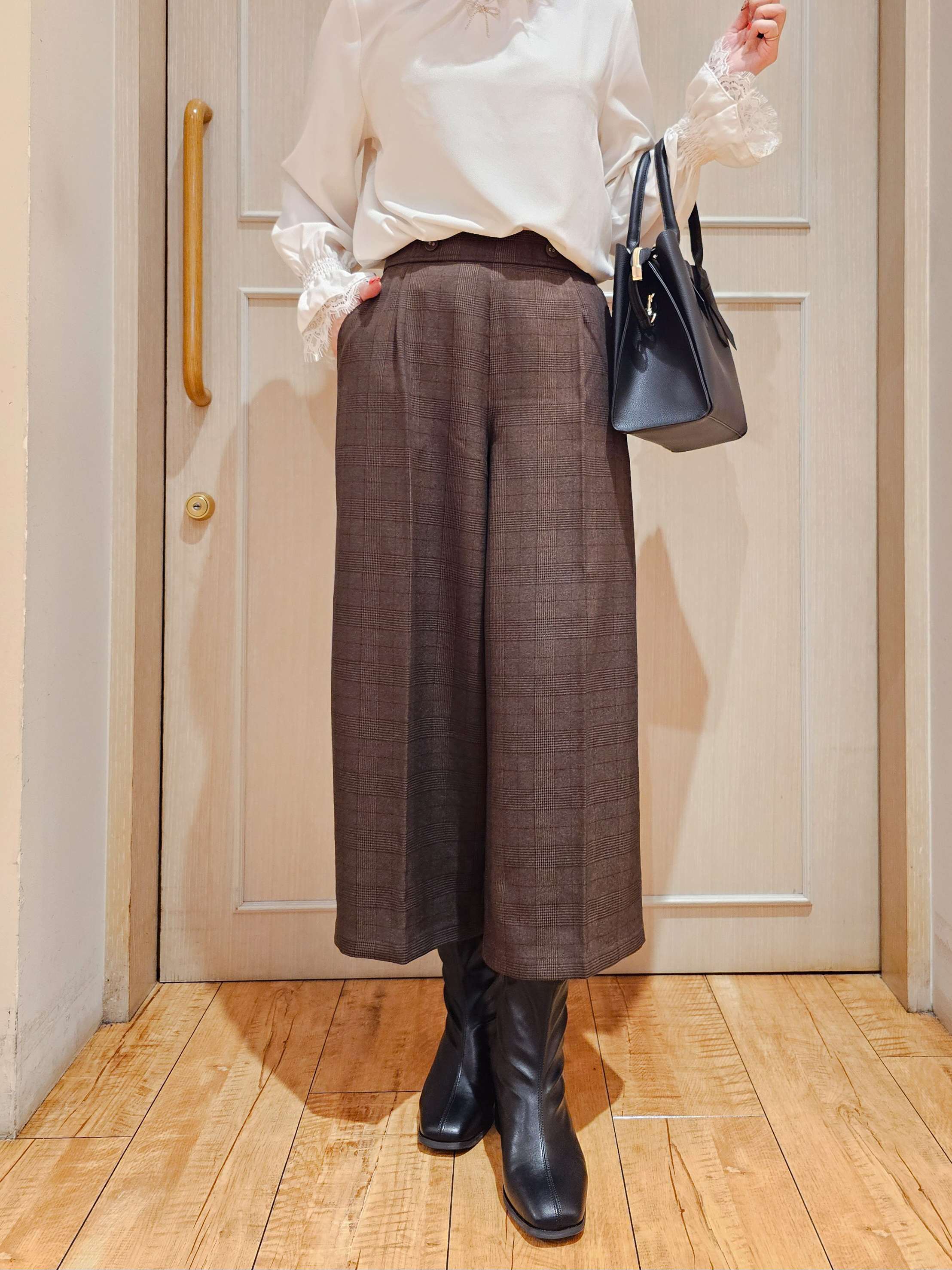 ゆゆさんの「SHOO･LA･RUE｜【S-LL/洗濯機可】お袖レースで華やぐ。フェミニンブラウス」を使ったコーディネート
