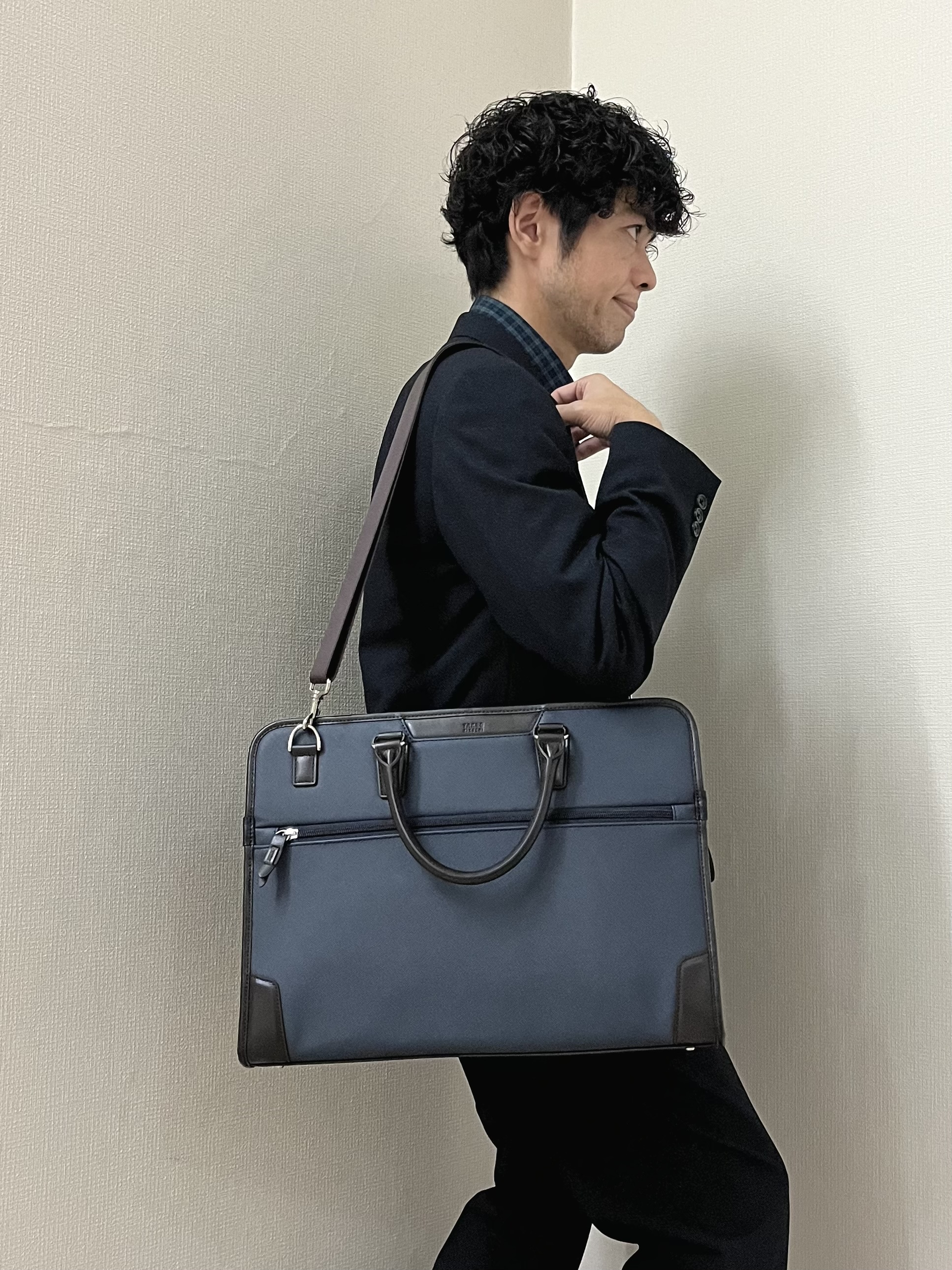 URAさんの「TAKEO KIKUCHI｜ウールライクキャットフット ジャケット」を使ったコーディネート