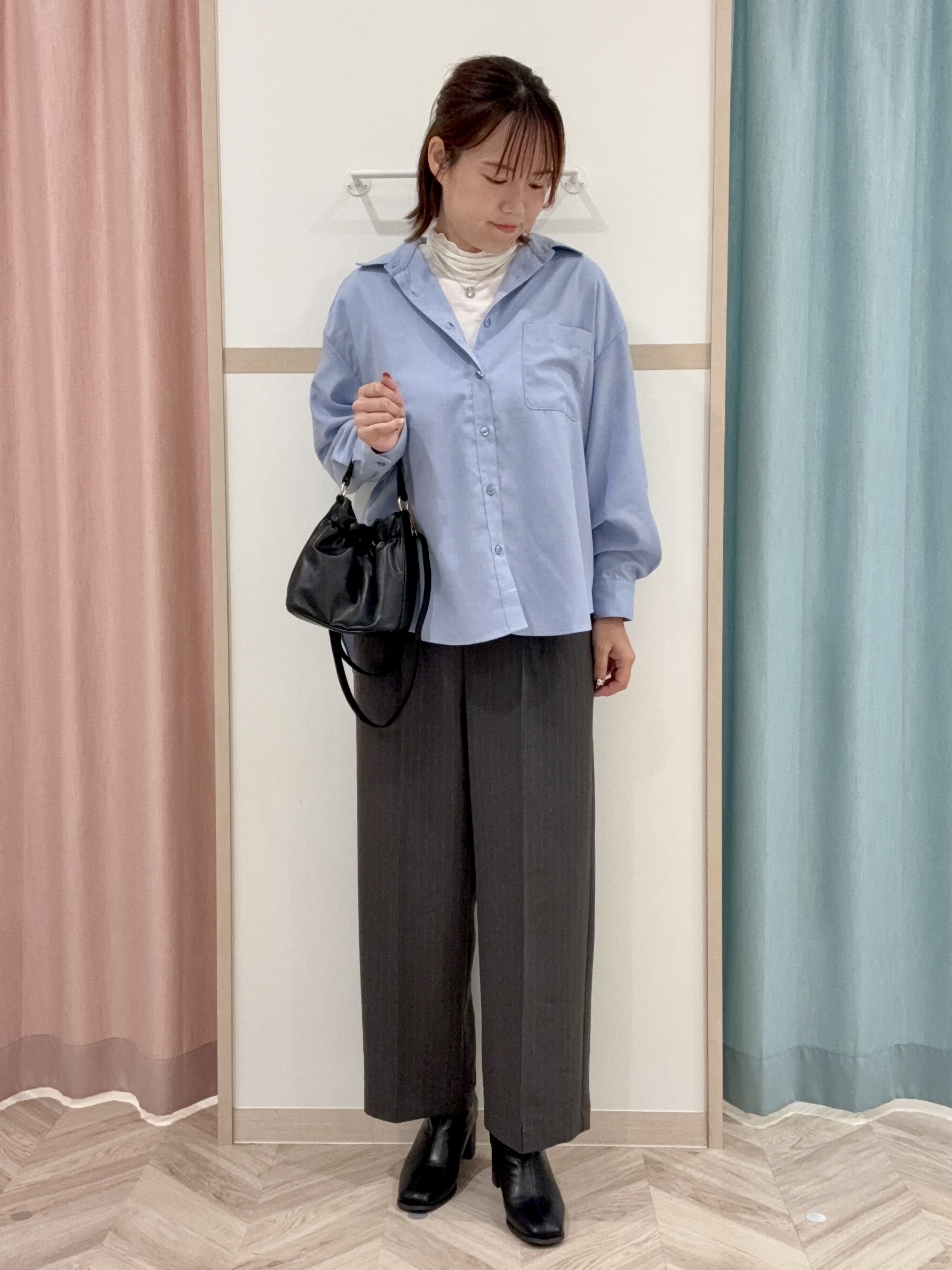 kさんの「SHOO･LA･RUE｜【洗濯後しわになりにくい/S-LL】気分で選ぶ 大人のデイリー使いに ベーシックシャツ」を使ったコーディネート