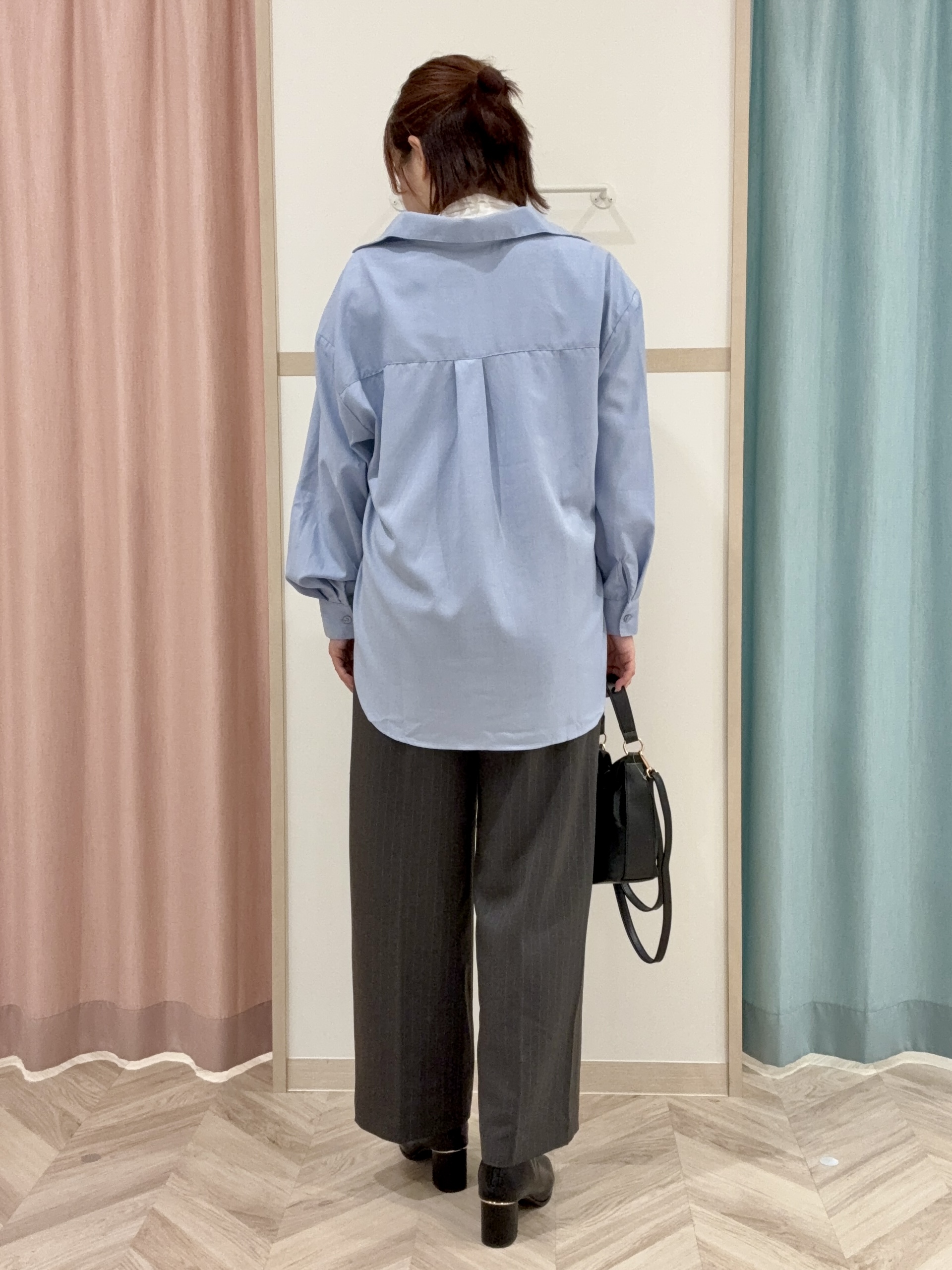 kさんの「SHOO･LA･RUE｜【洗濯後しわになりにくい/S-LL】気分で選ぶ 大人のデイリー使いに ベーシックシャツ」を使ったコーディネート
