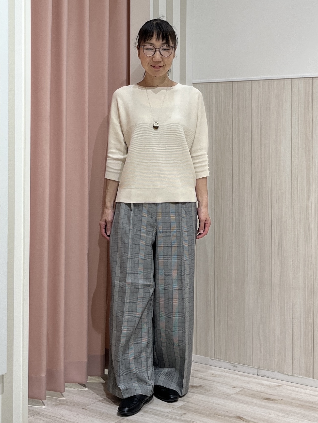 まつみさんの「SHOO･LA･RUE｜【セットアップ可/洗濯機可】軽やかに羽織れる スポンディッシュ ニットカーディガン」を使ったコーディネート