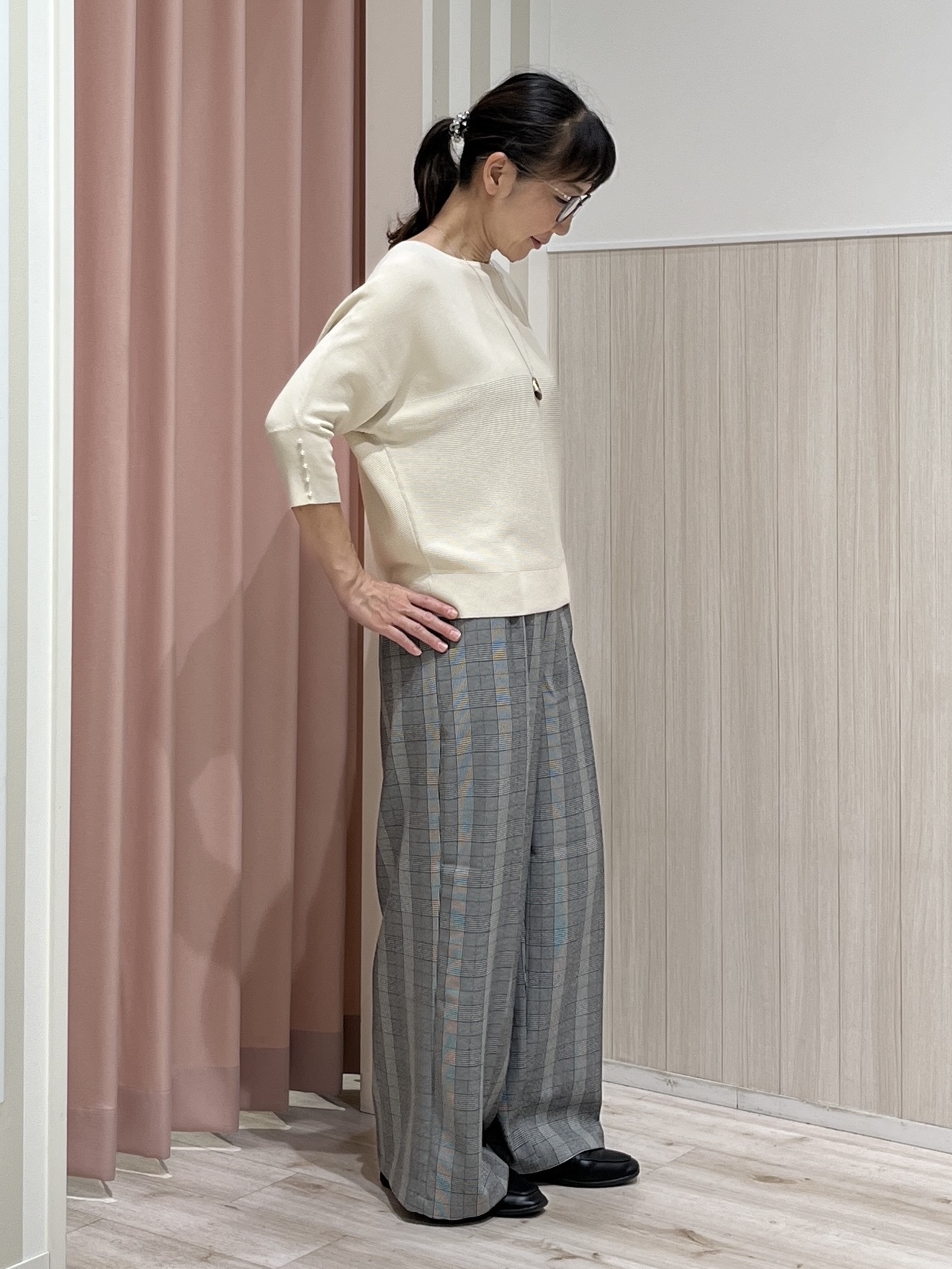まつみさんの「SHOO･LA･RUE｜【セットアップ可/洗濯機可】軽やかに羽織れる スポンディッシュ ニットカーディガン」を使ったコーディネート
