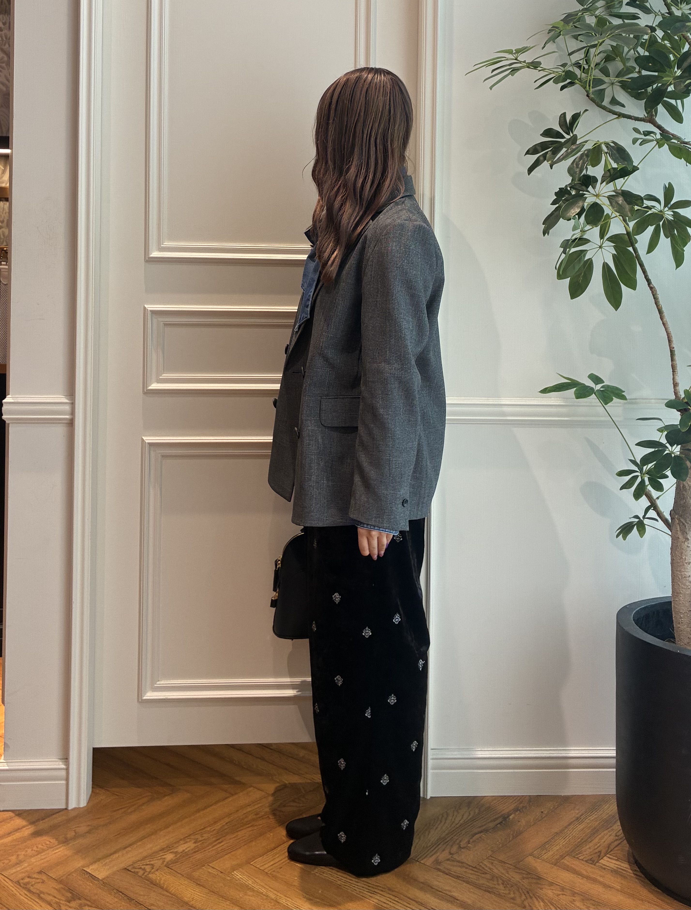 松下文迦さんの「DRESSTERIOR｜シャークスキン ラフジャケット」を使ったコーディネート