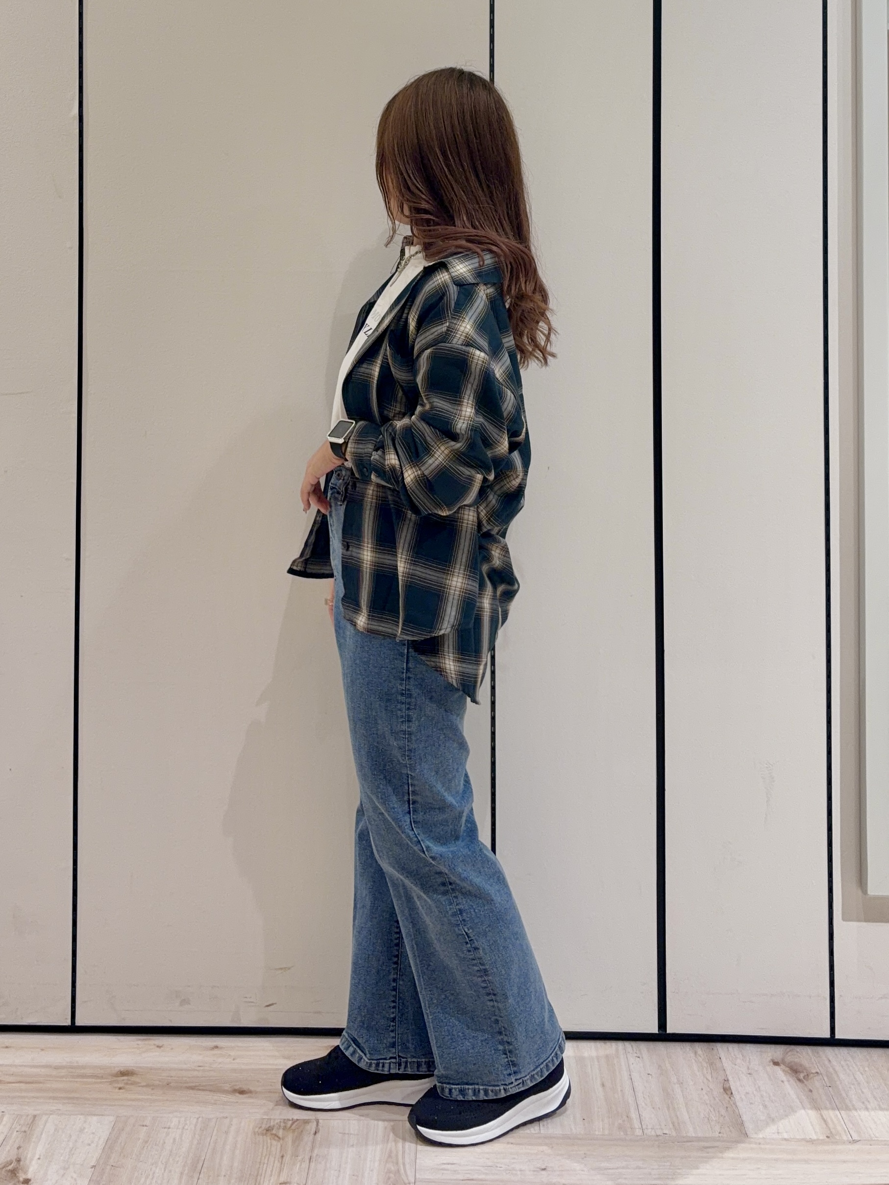 ひっかさんの「SHOO･LA･RUE｜【洗濯後しわになりにくい/S-LL】気分で選ぶ 大人のデイリー使いに ベーシックシャツ」を使ったコーディネート