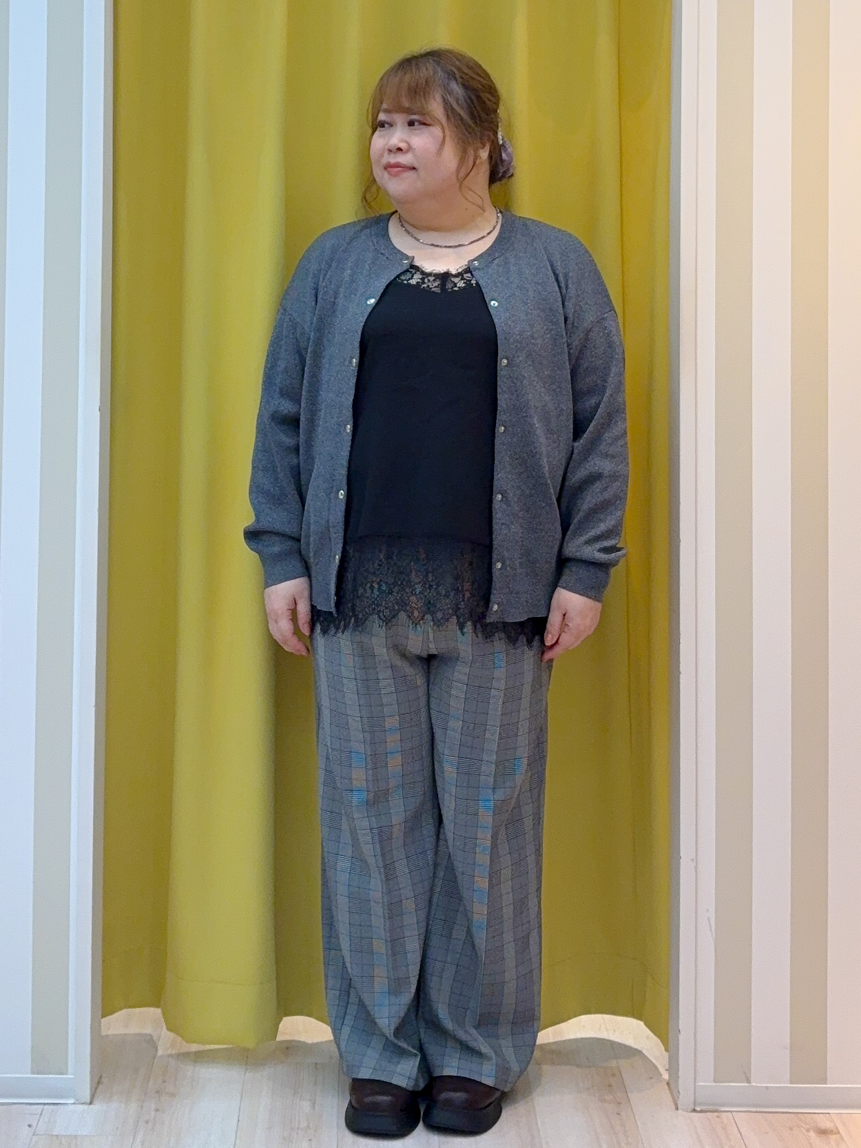 kotoさんさんの「SHOO･LA･RUE｜【セットアップ可/洗濯機可】軽やかに羽織れる スポンディッシュ ニットカーディガン」を使ったコーディネート