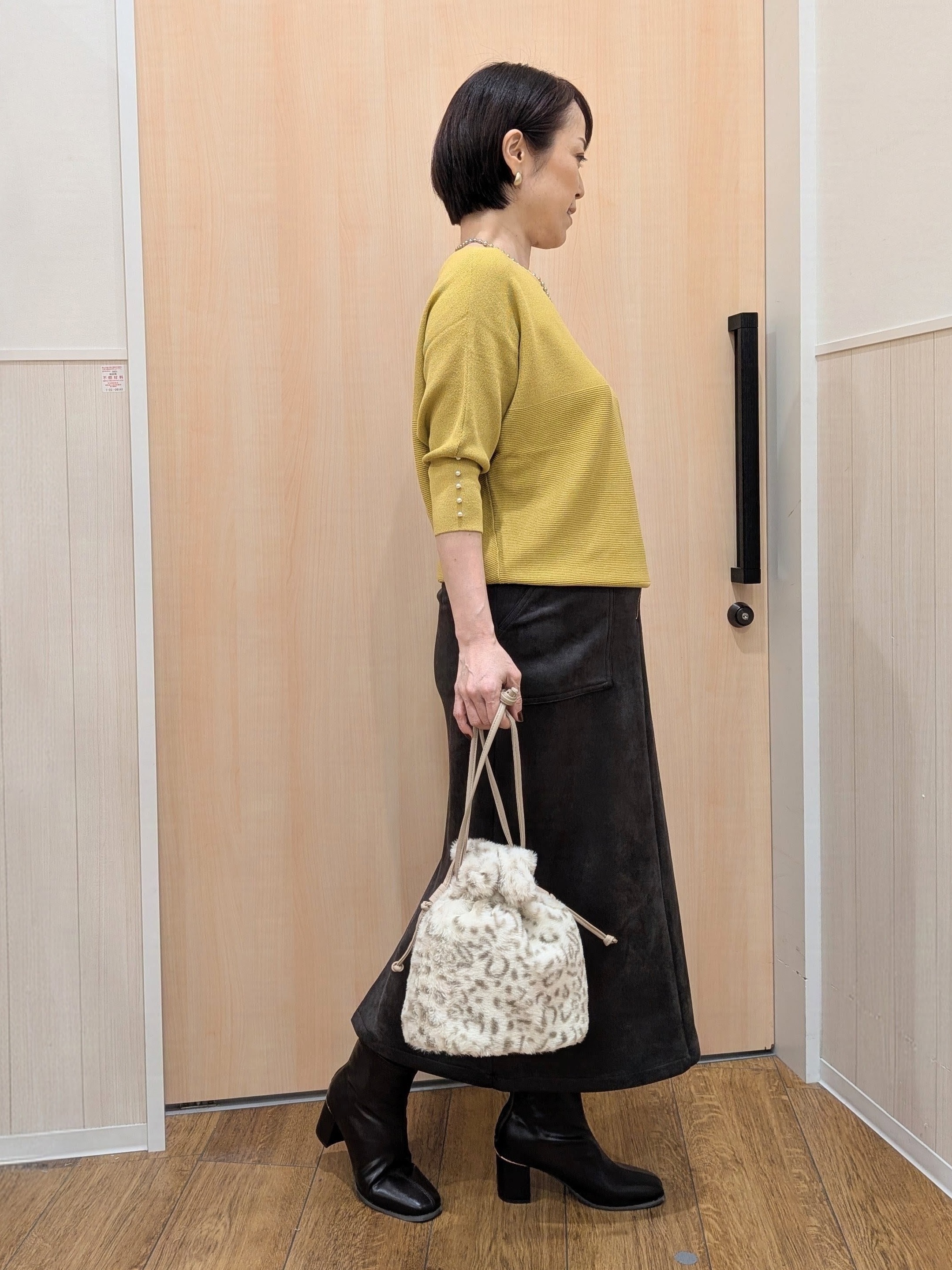 Kさんの「SHOO･LA･RUE｜【毛玉になりにくい】パール調ボタンが女性らしさをプラス ガーター切替 7分袖ドルマンニット」を使ったコーディネート