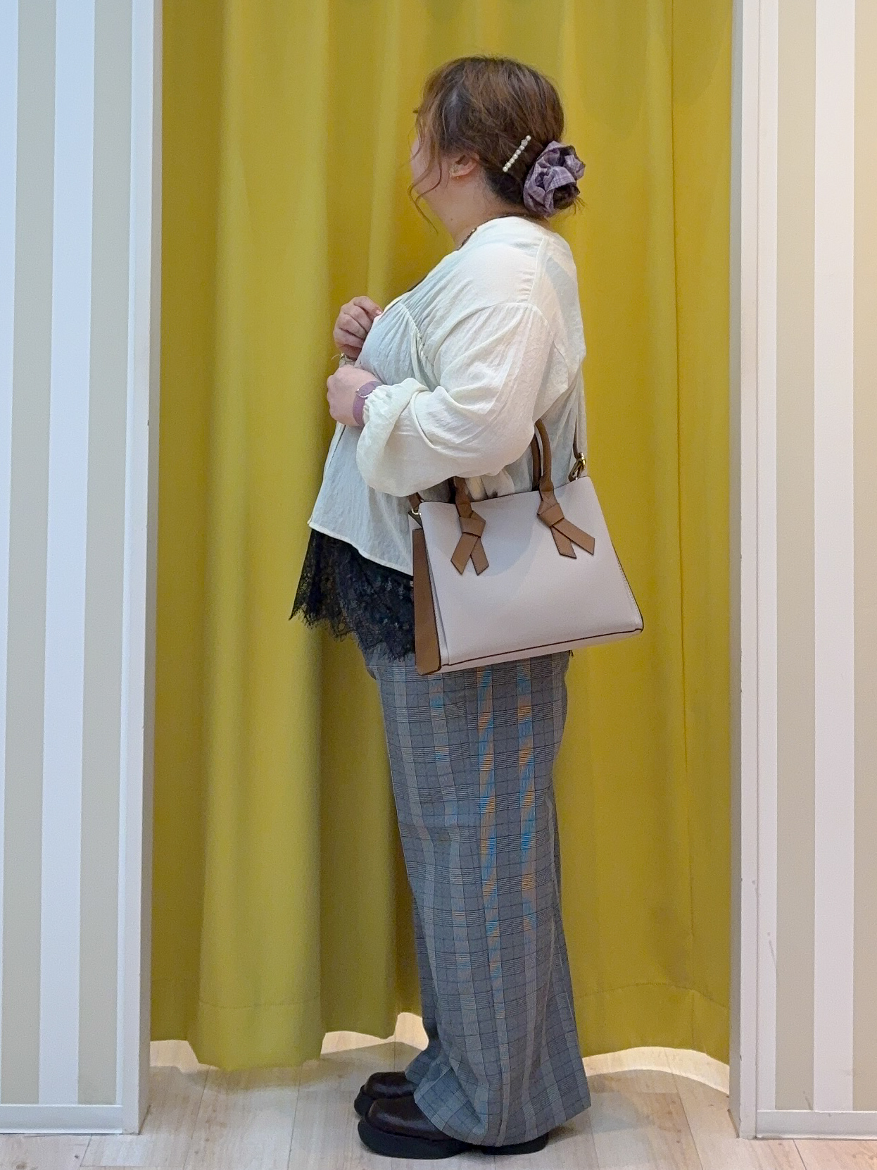 kotoさんさんの「SHOO･LA･RUE｜【S-LL/洗濯機可】着痩せシルエット シャーリングシャツカーディガン」を使ったコーディネート