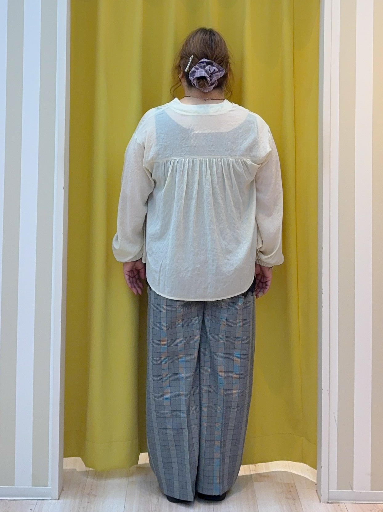 kotoさんさんの「SHOO･LA･RUE｜【S-LL/洗濯機可】着痩せシルエット シャーリングシャツカーディガン」を使ったコーディネート