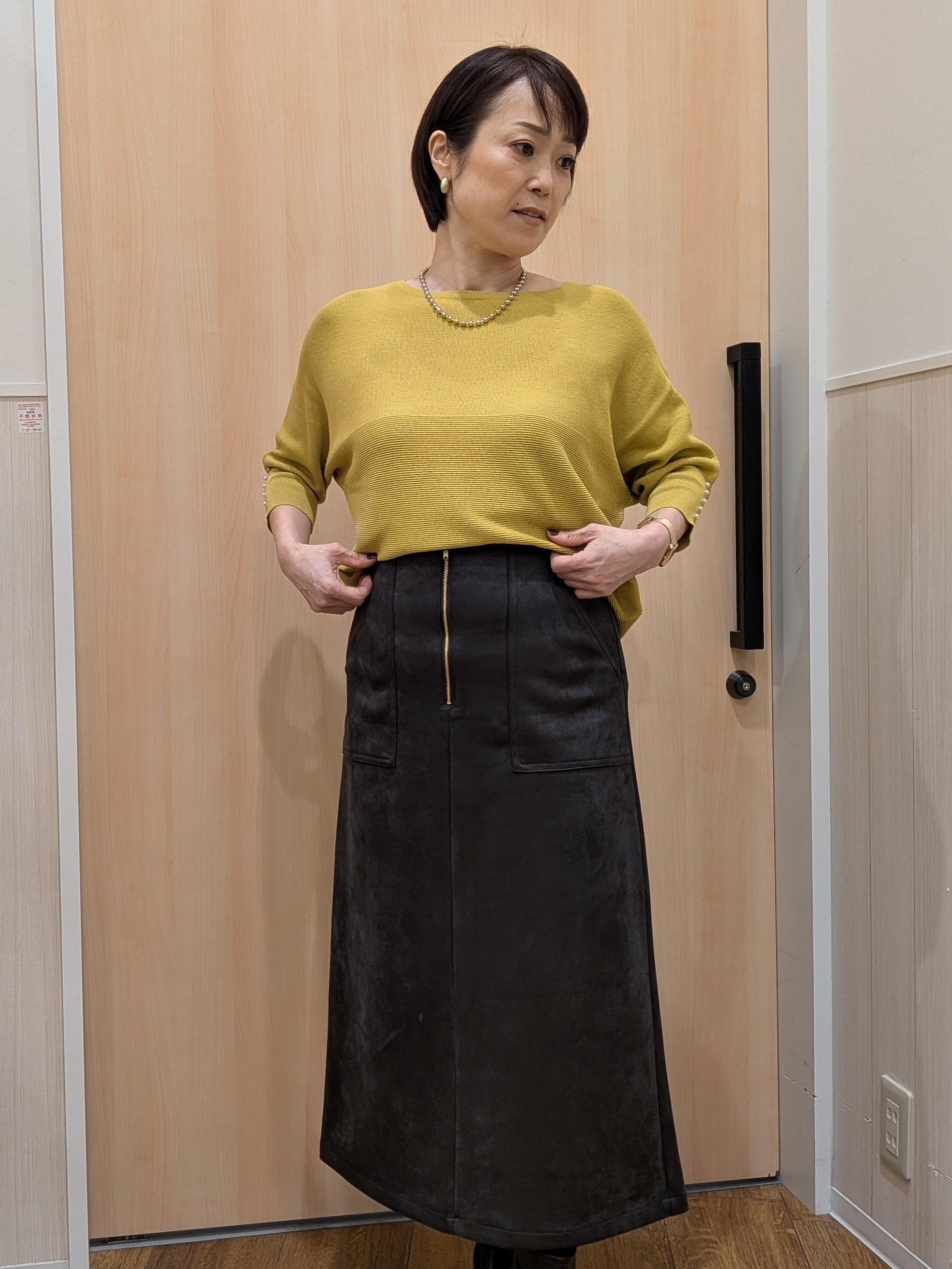 Kさんの「SHOO･LA･RUE｜【毛玉になりにくい】パール調ボタンが女性らしさをプラス ガーター切替 7分袖ドルマンニット」を使ったコーディネート