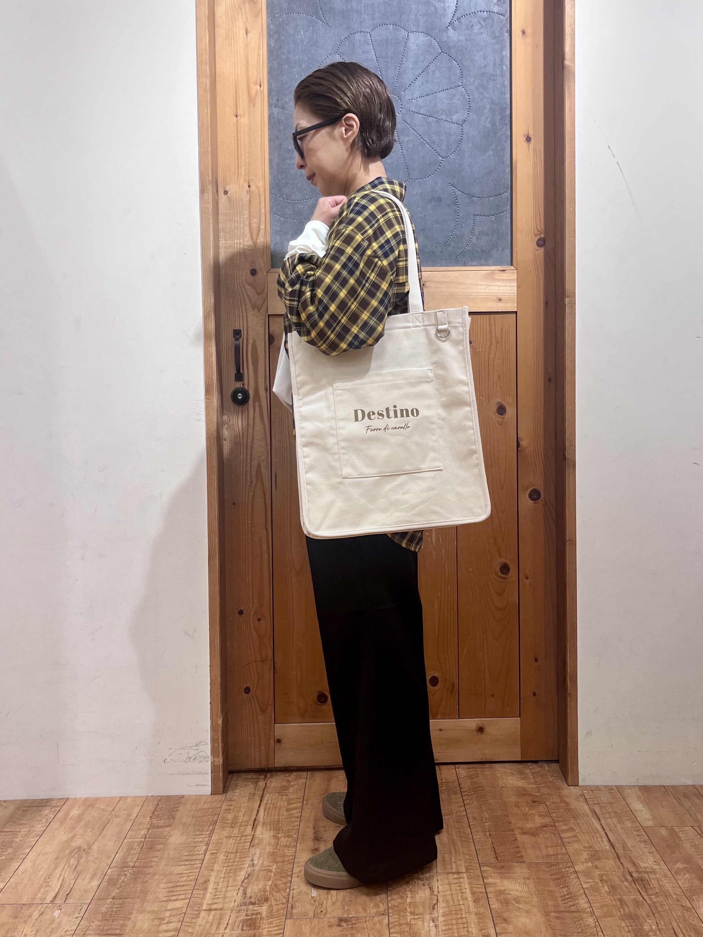 ゆみさんの「SHOO･LA･RUE｜【洗濯後しわになりにくい/S-LL】気分で選ぶ 大人のデイリー使いに ベーシックシャツ」を使ったコーディネート