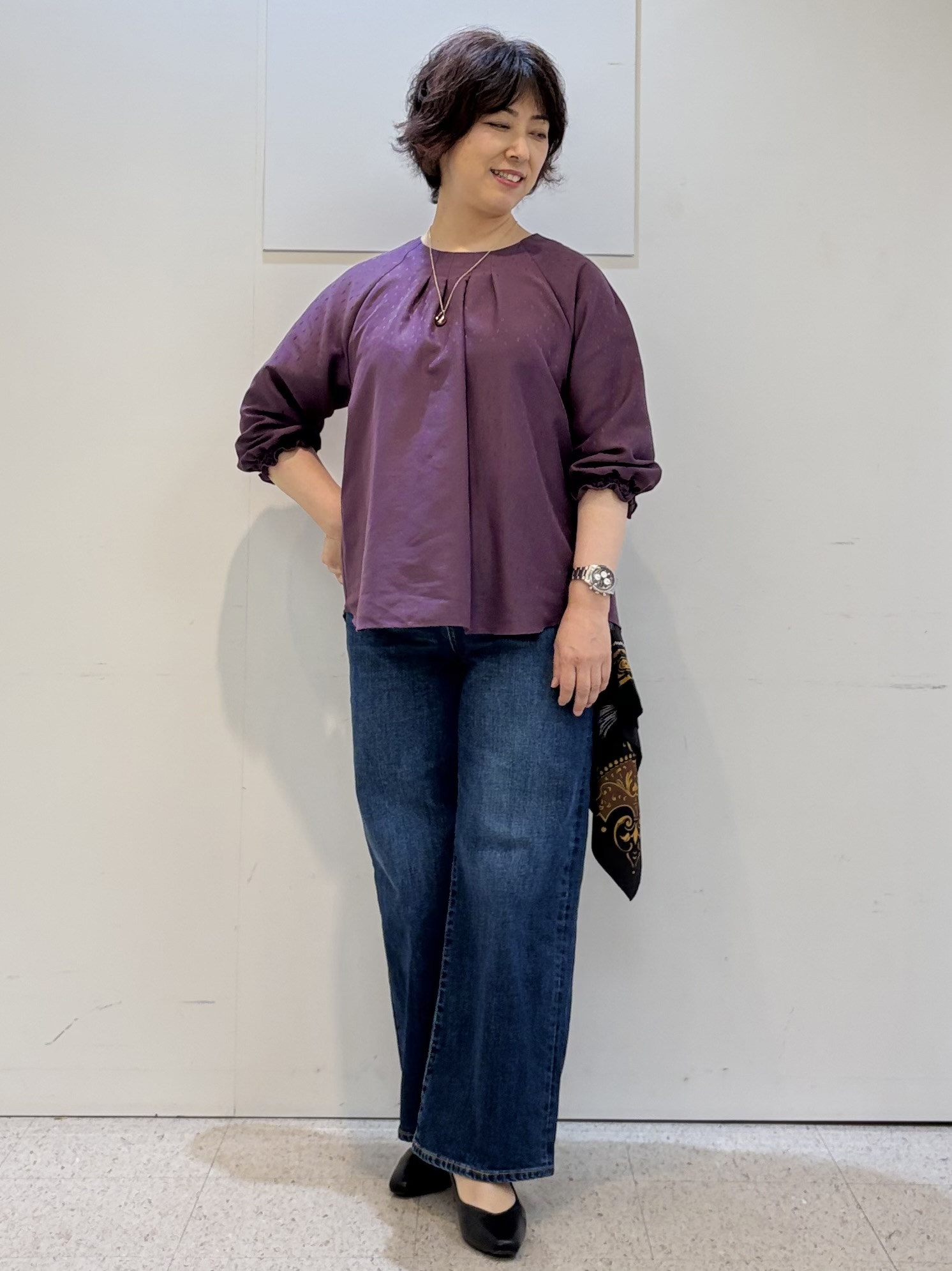 ヤスコさんの「Reflect｜タックデザイン ラグランスリーブブラウス」を使ったコーディネート