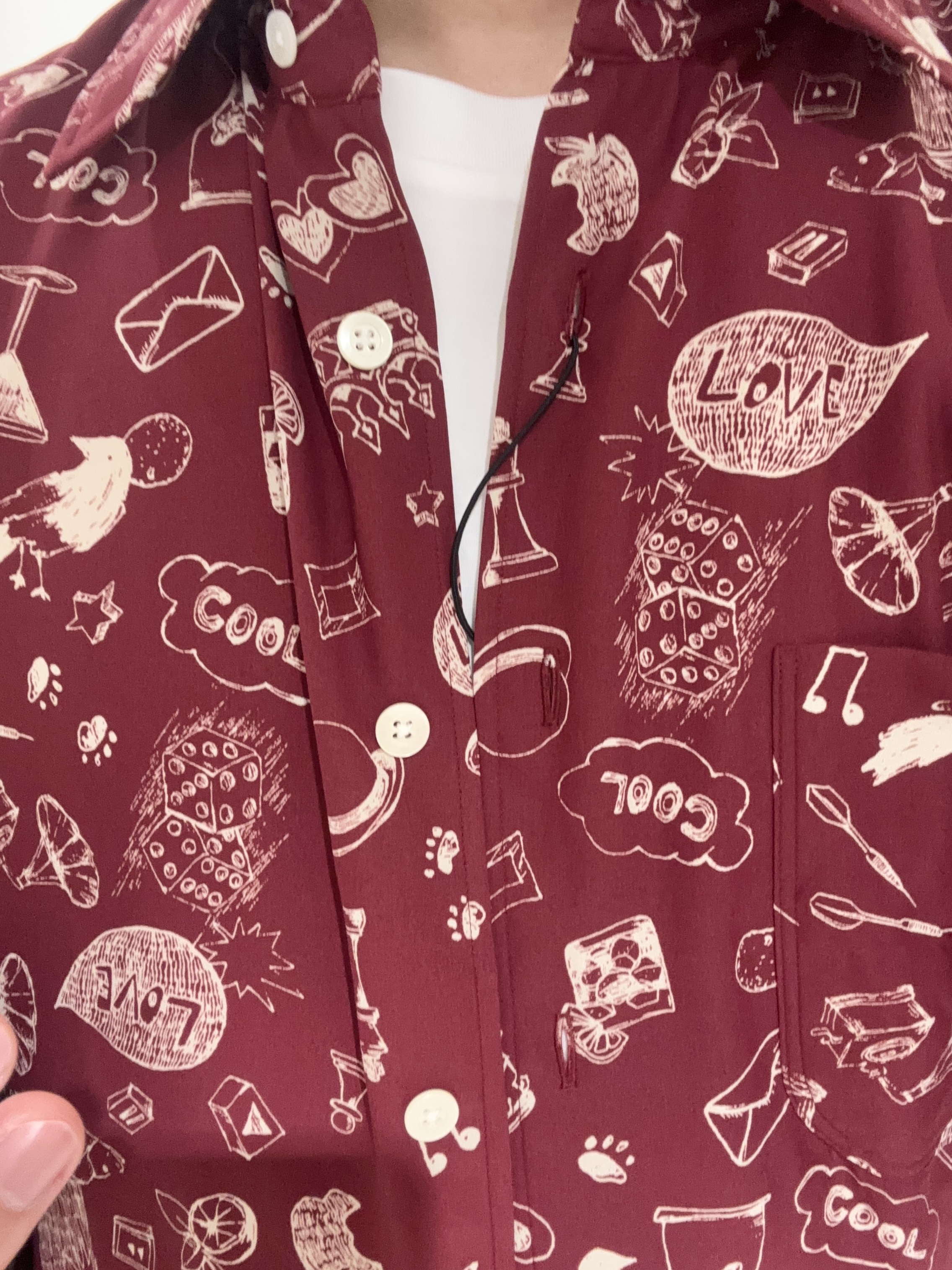 及川さんの「TAKEO KIKUCHI｜【BOWLER HAT LABEL】日本製PLAYプリントシャツ」を使ったコーディネート