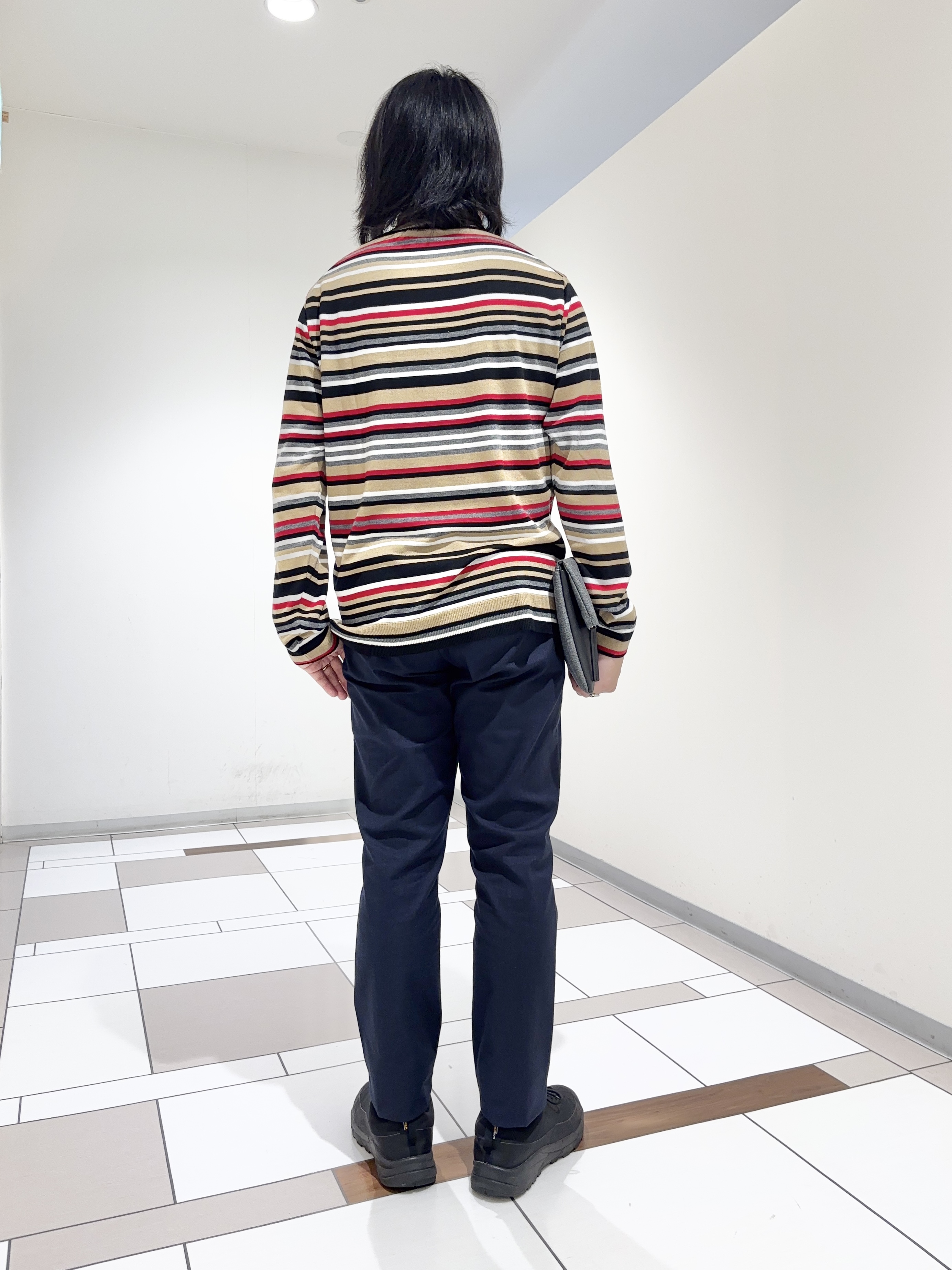 及川さんの「TAKEO KIKUCHI｜【BOWLER HAT LABEL】日本製マルチボーダータートルニット」を使ったコーディネート