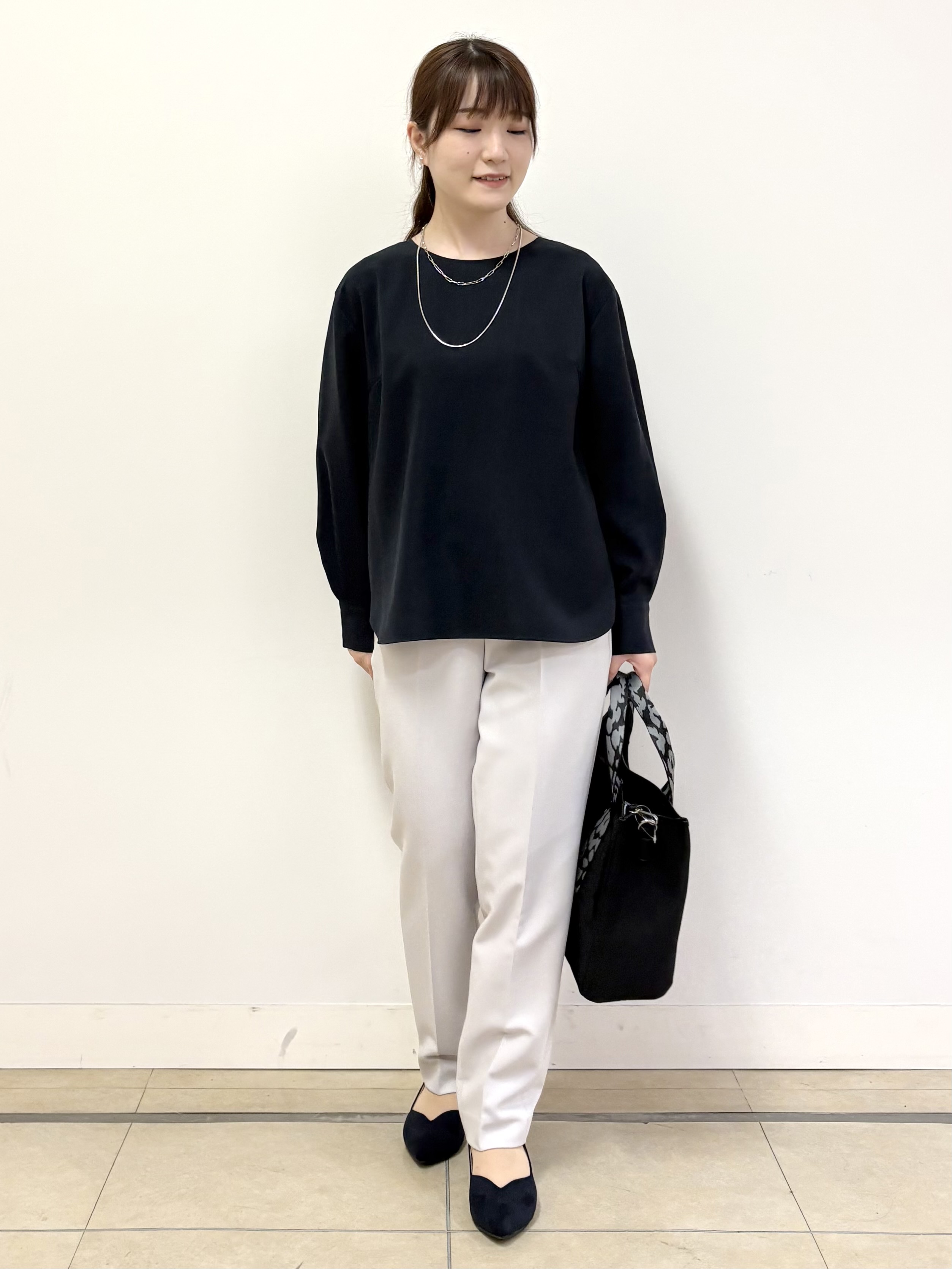 mikiさんの「Reflect｜【通勤】きれいめラウンドネックブラウス」を使ったコーディネート