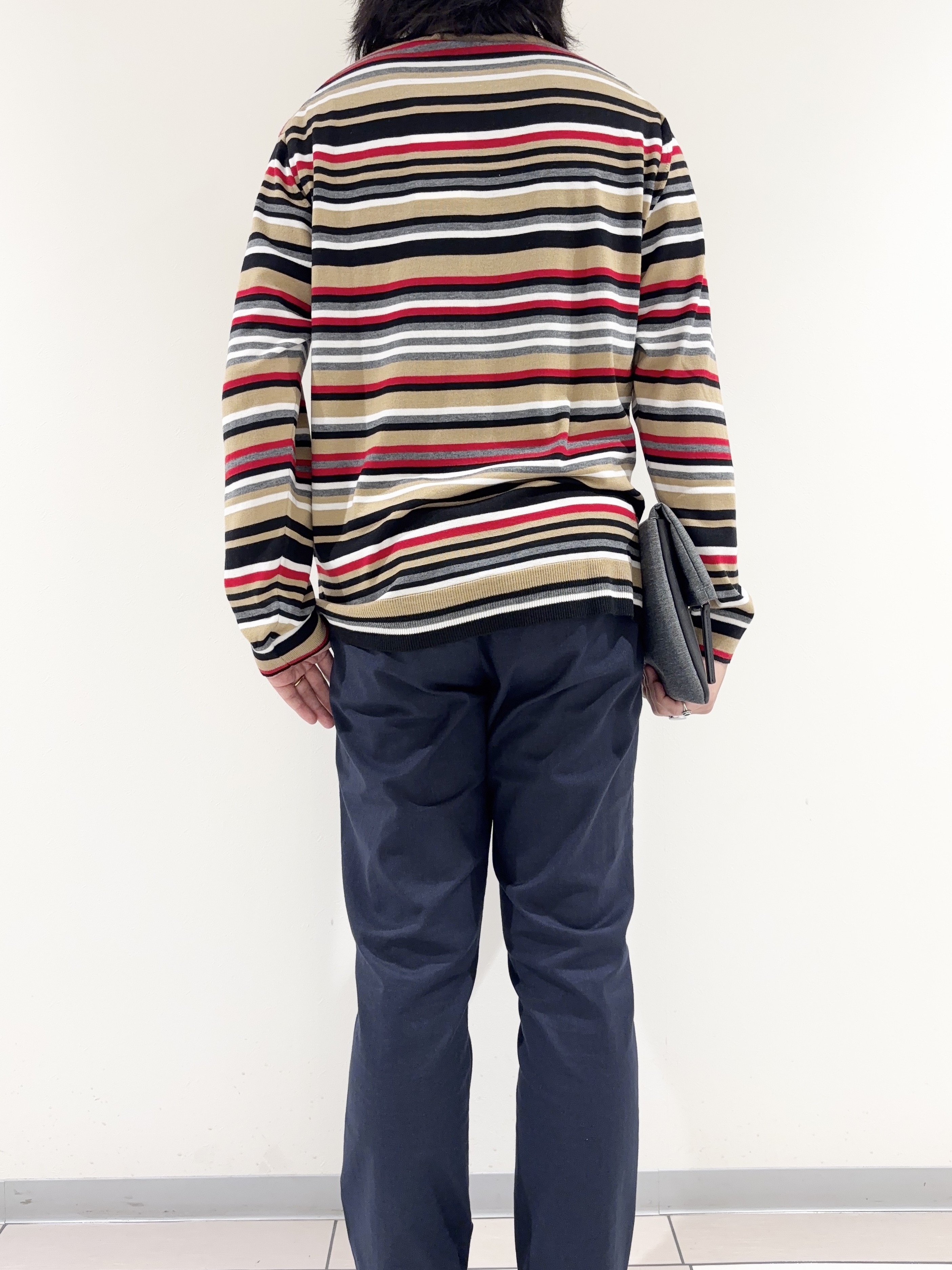 及川さんの「TAKEO KIKUCHI｜【BOWLER HAT LABEL】日本製マルチボーダータートルニット」を使ったコーディネート