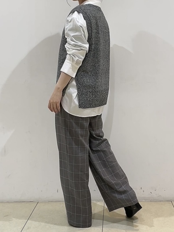 watanabeさんの「UNTITLED｜【5色展開/手洗い可】ローシルクウールニットベスト」を使ったコーディネート