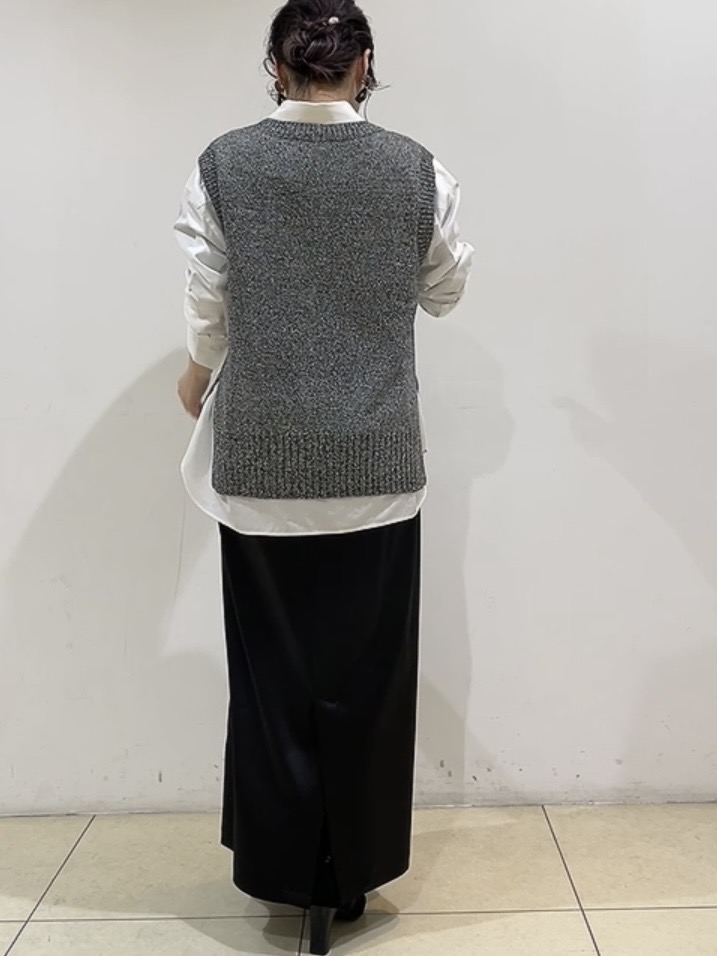 watanabeさんの「UNTITLED｜【5色展開/手洗い可】ローシルクウールニットベスト」を使ったコーディネート