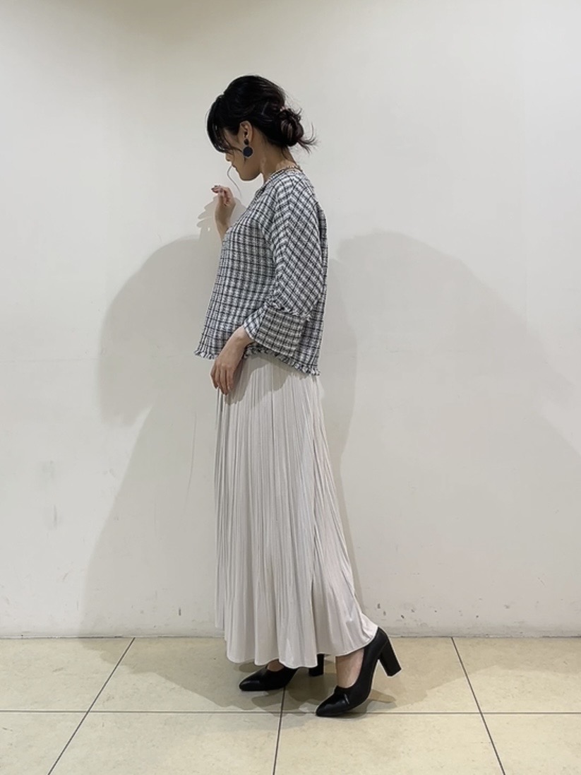 watanabeさんの「UNTITLED｜【華やか／1枚でサマになる】上品ツイードブラウス」を使ったコーディネート