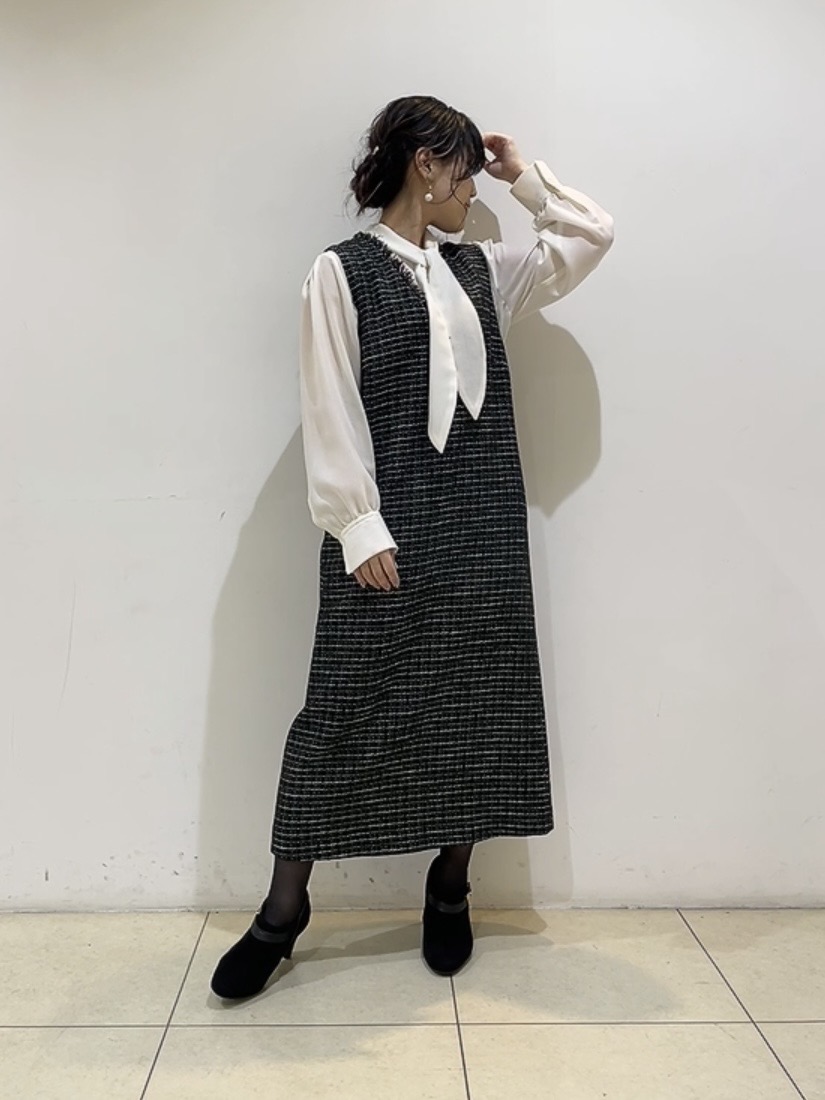 watanabeさんの「UNTITLED｜【軽量／程よいシアー】ナロータイブラウス」を使ったコーディネート