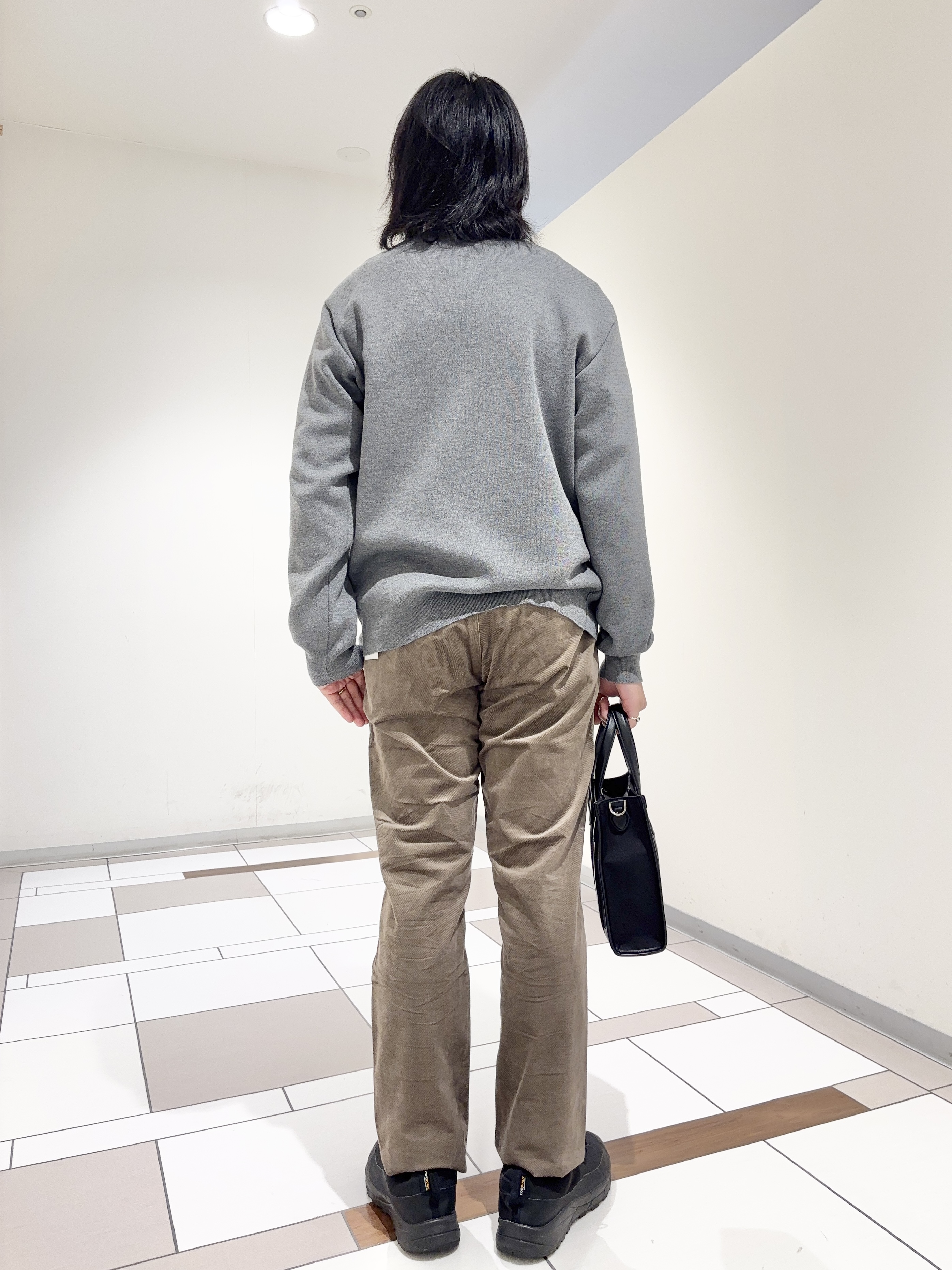 及川さんの「TAKEO KIKUCHI｜【BOWLER HAT LABEL】日本製クルーネックカーディガン」を使ったコーディネート