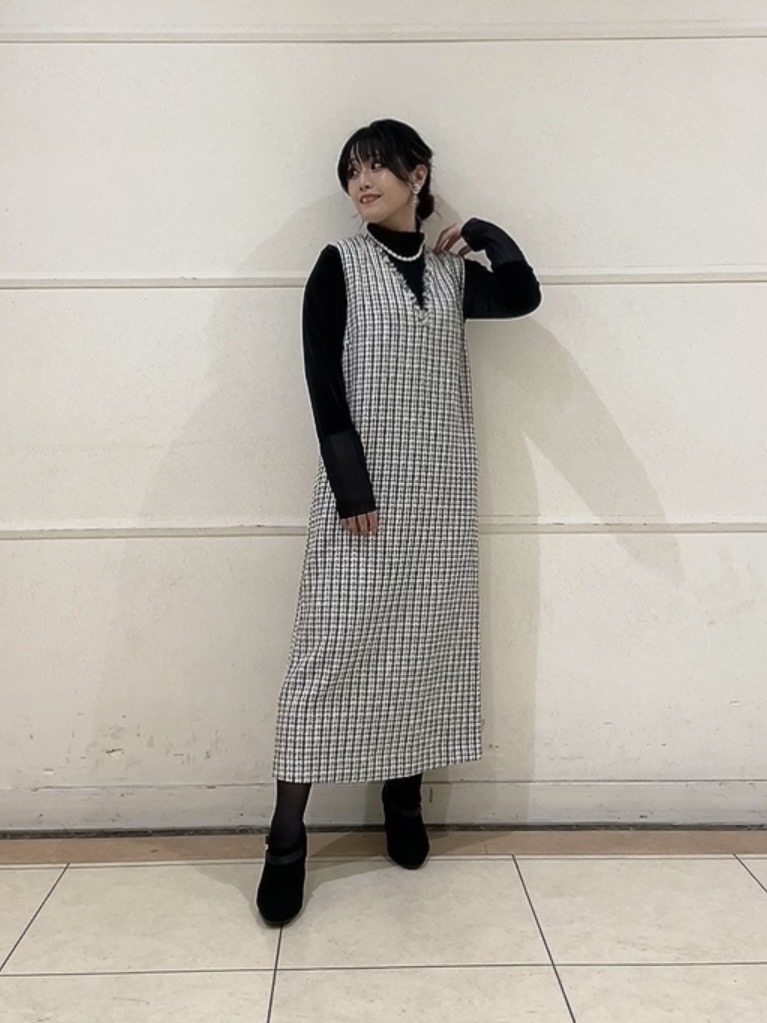 watanabeさんの「UNTITLED｜【華やか／スタイルUP】上品ツイードジャンパードレス」を使ったコーディネート