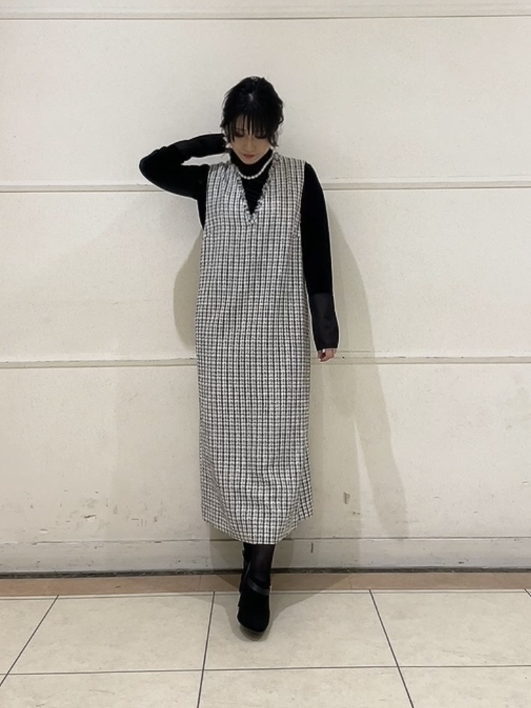 watanabeさんの「UNTITLED｜【華やか／スタイルUP】上品ツイードジャンパードレス」を使ったコーディネート