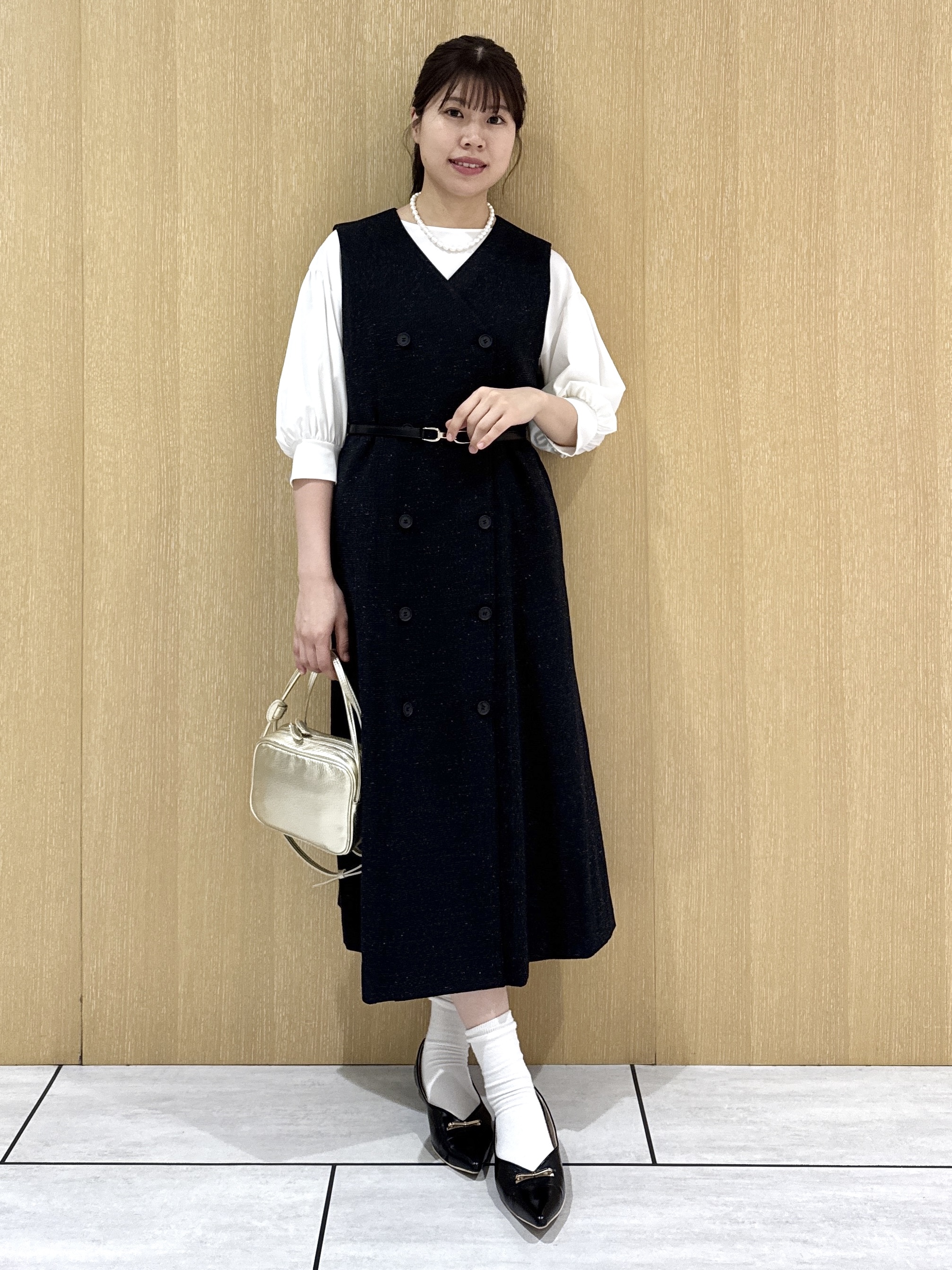 nanaさんの「UNTITLED｜【楽にきれい見え/体型カバー】パフスリーブジャージトップス」を使ったコーディネート