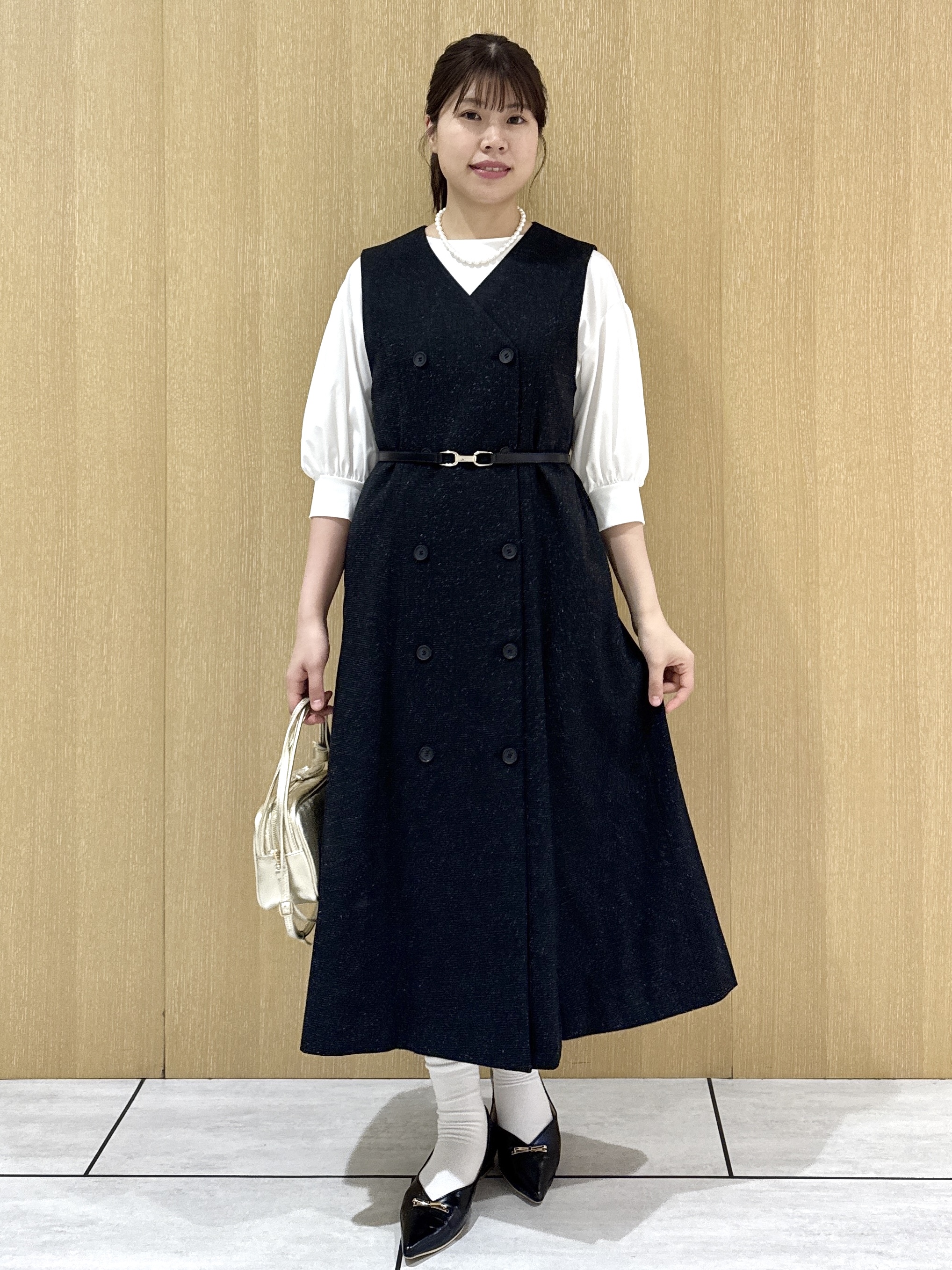 nanaさんの「UNTITLED｜【楽にきれい見え/体型カバー】パフスリーブジャージトップス」を使ったコーディネート