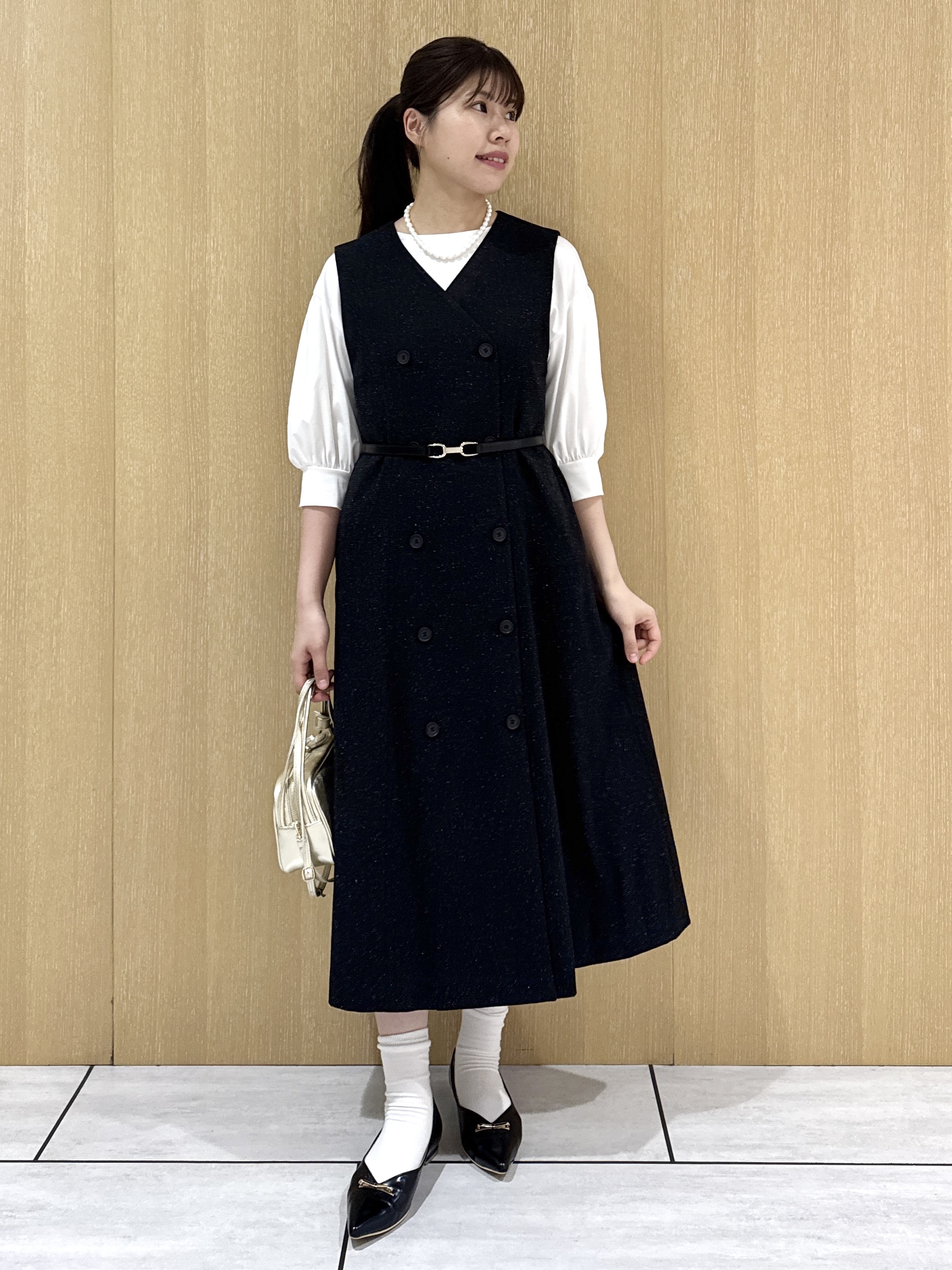 nanaさんの「UNTITLED｜【楽にきれい見え/体型カバー】パフスリーブジャージトップス」を使ったコーディネート