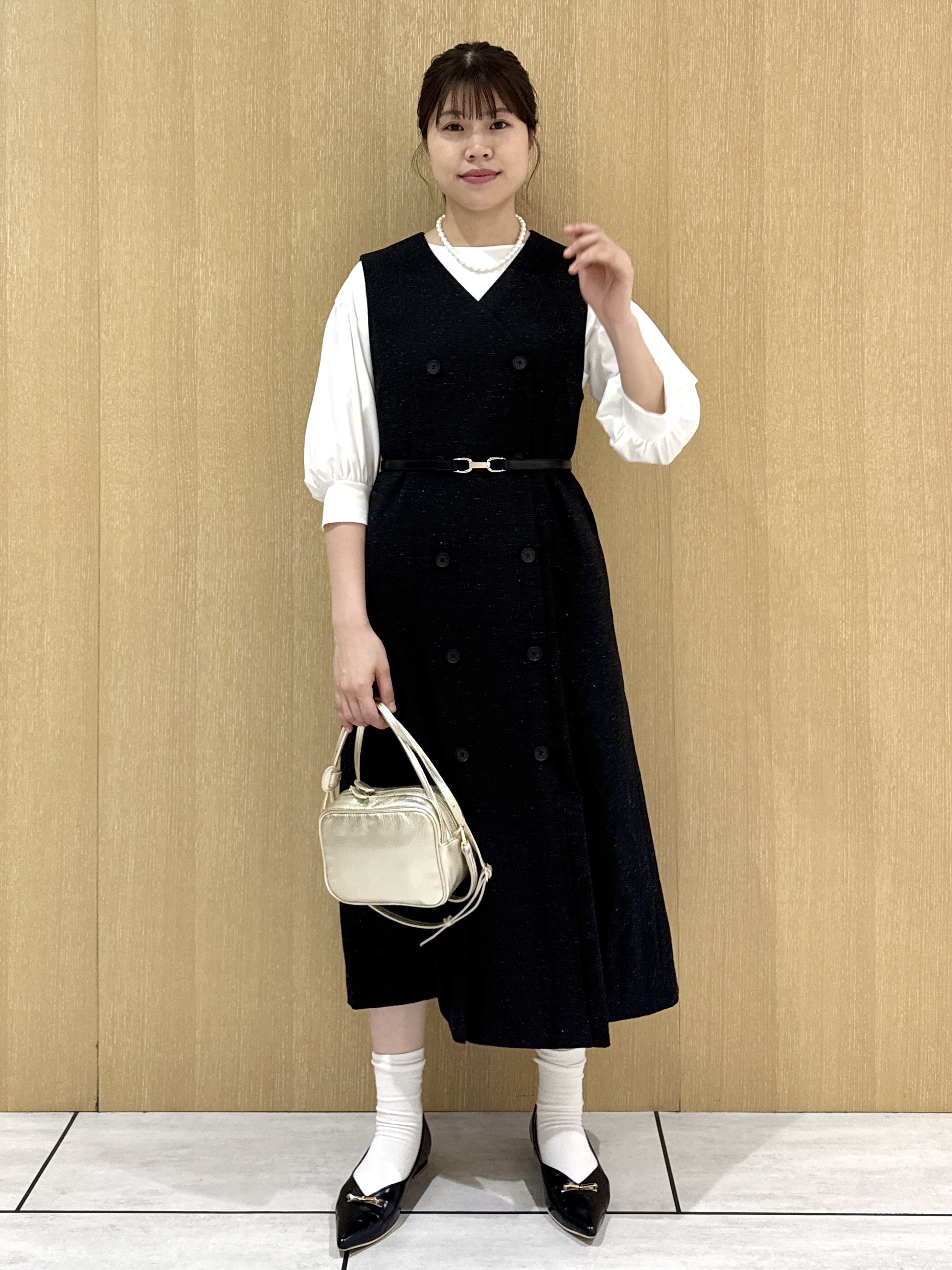 nanaさんの「UNTITLED｜【楽にきれい見え/体型カバー】パフスリーブジャージトップス」を使ったコーディネート