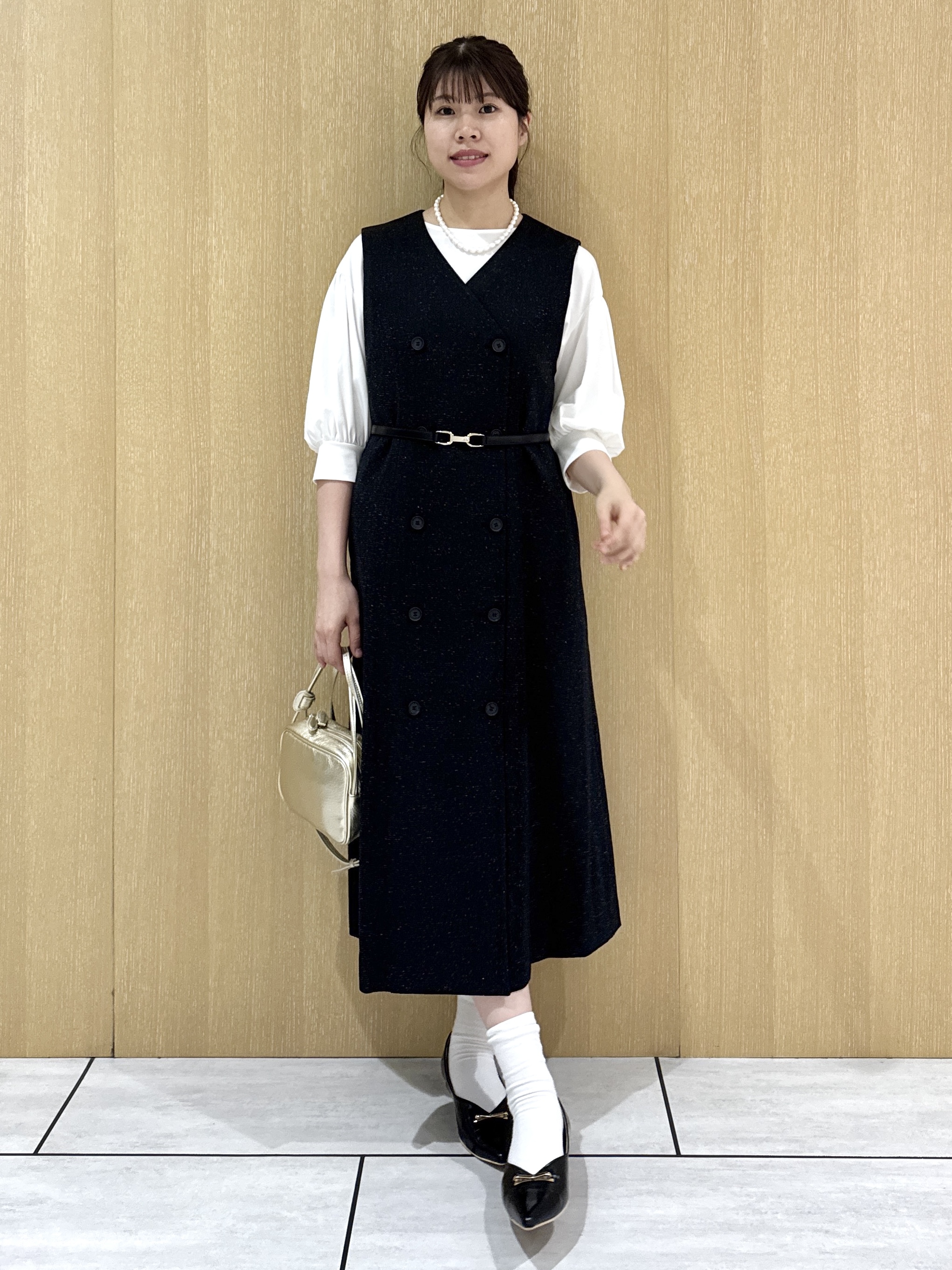 nanaさんの「UNTITLED｜【楽にきれい見え/体型カバー】パフスリーブジャージトップス」を使ったコーディネート