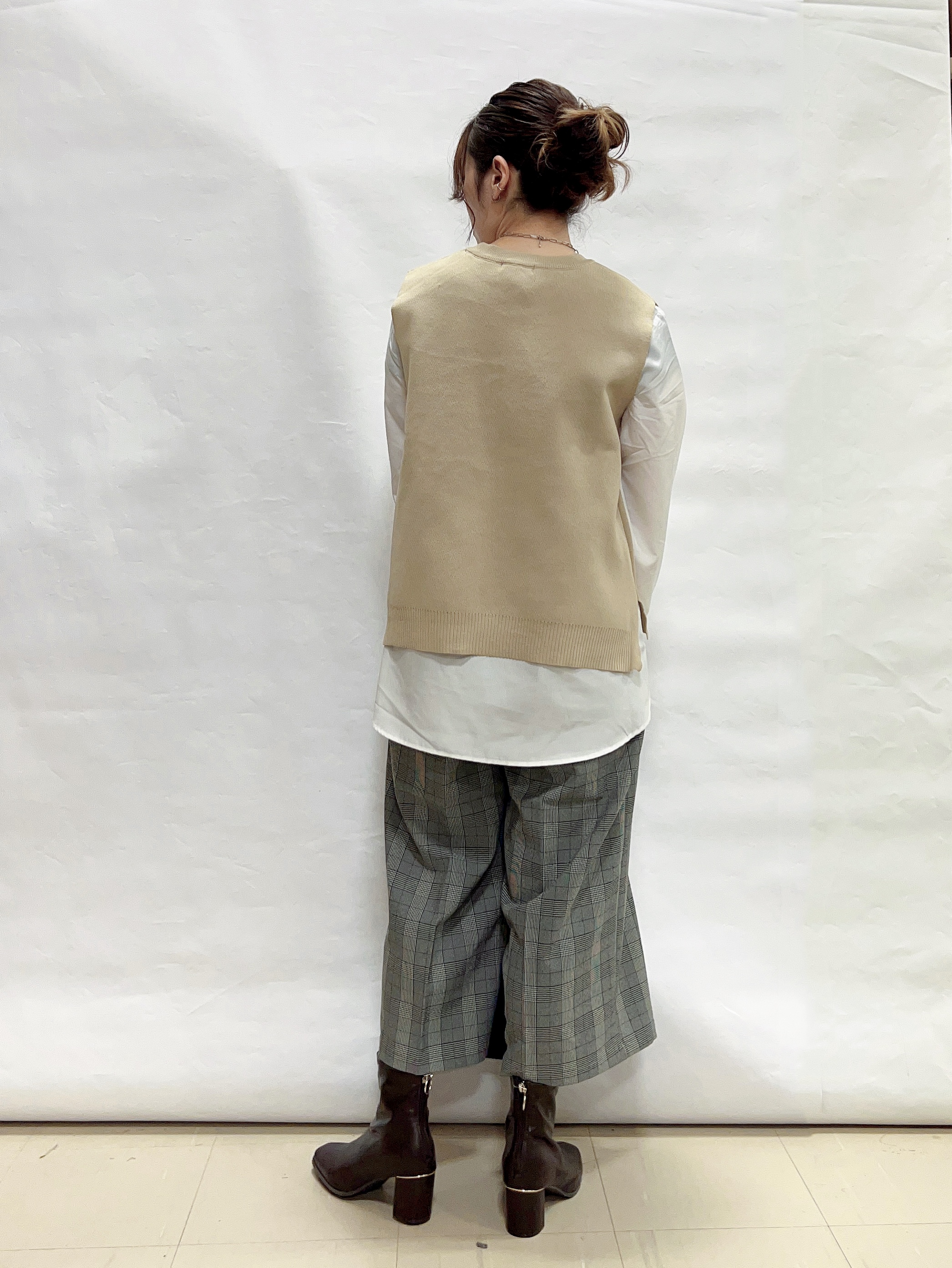 まっつんさんの「SHOO･LA･RUE｜【2点セット/S-LL】着回し自在 スポンディッシュニットベスト＆フレアシャツ」を使ったコーディネート