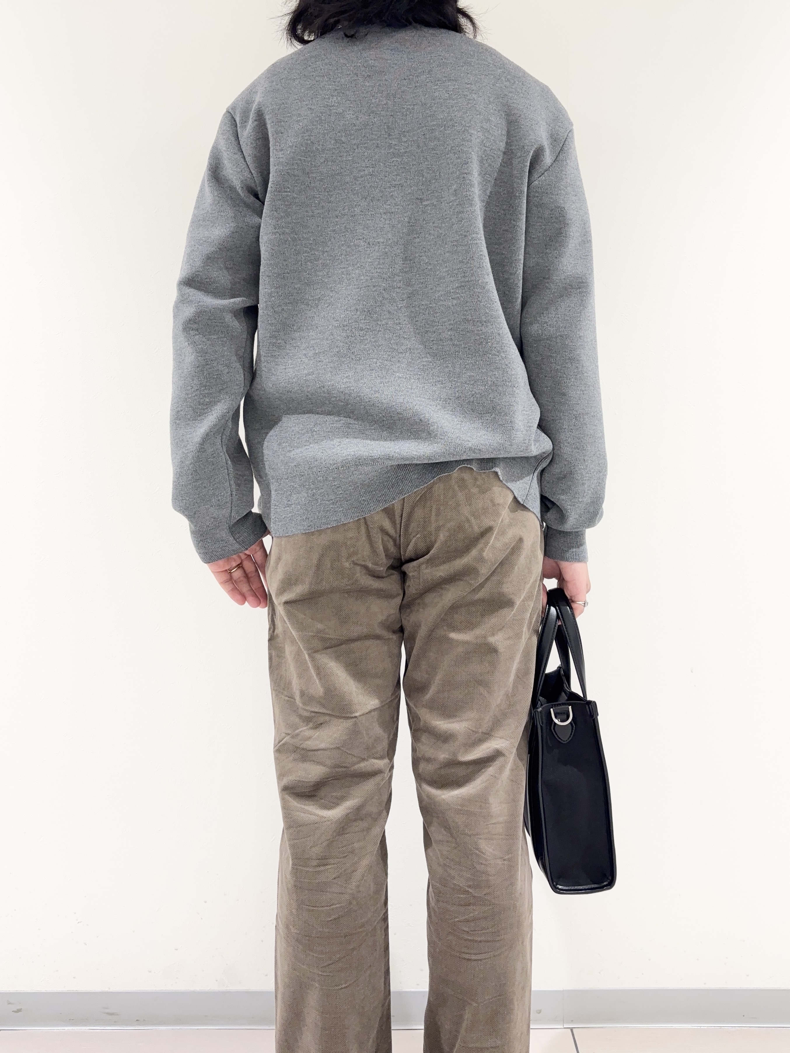 及川さんの「TAKEO KIKUCHI｜【BOWLER HAT LABEL】日本製クルーネックカーディガン」を使ったコーディネート