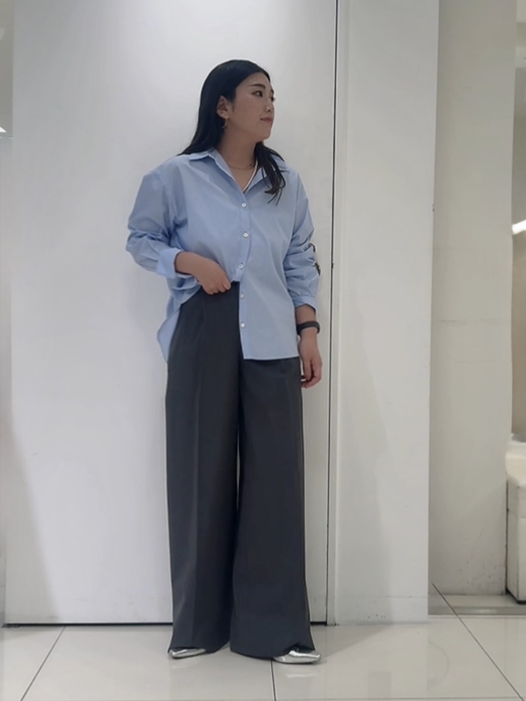 なかじさんの「UNTITLED｜【6色展開/コットン100】カラーベーシックシャツ」を使ったコーディネート