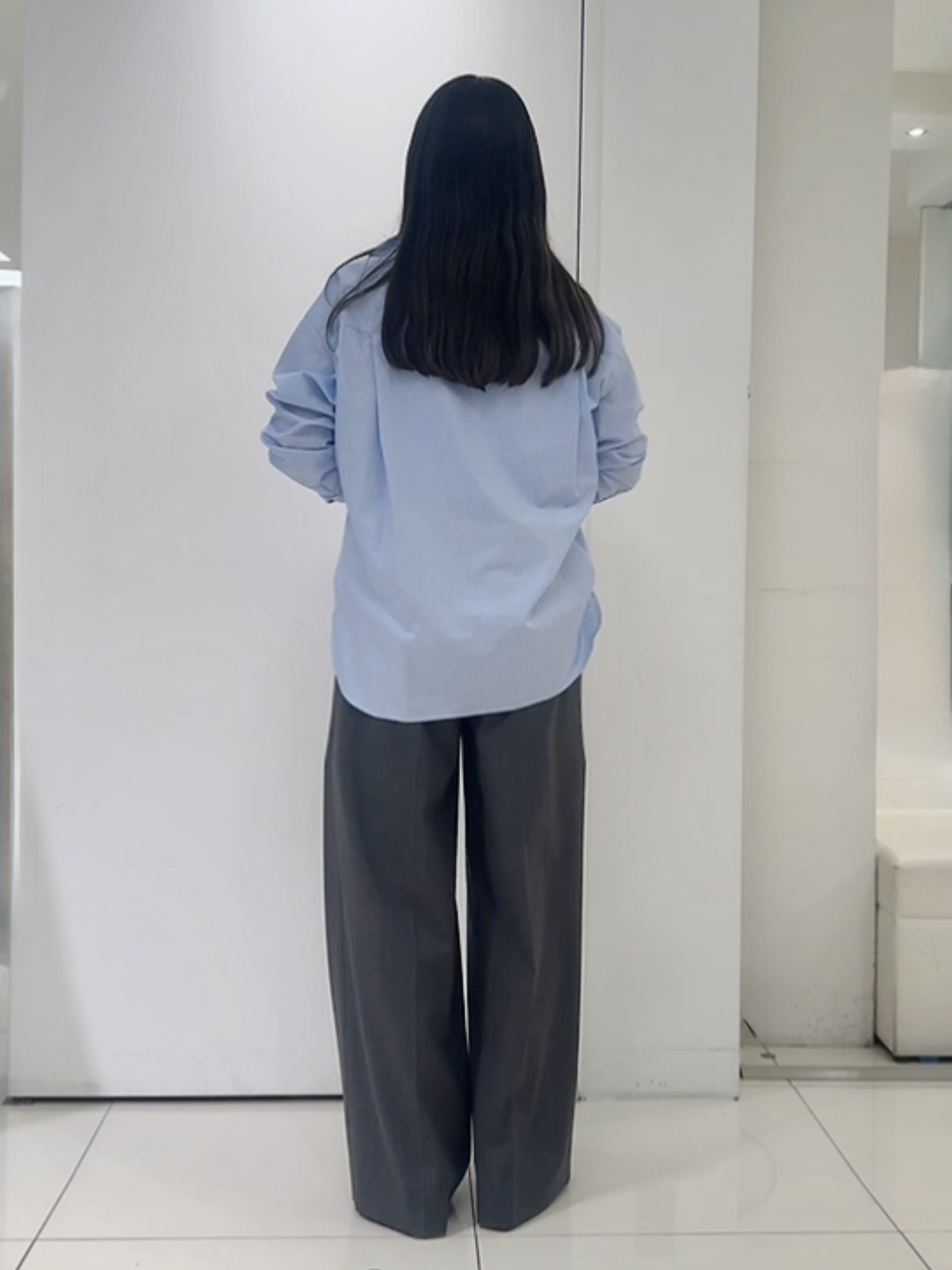 なかじさんの「UNTITLED｜【6色展開/コットン100】カラーベーシックシャツ」を使ったコーディネート