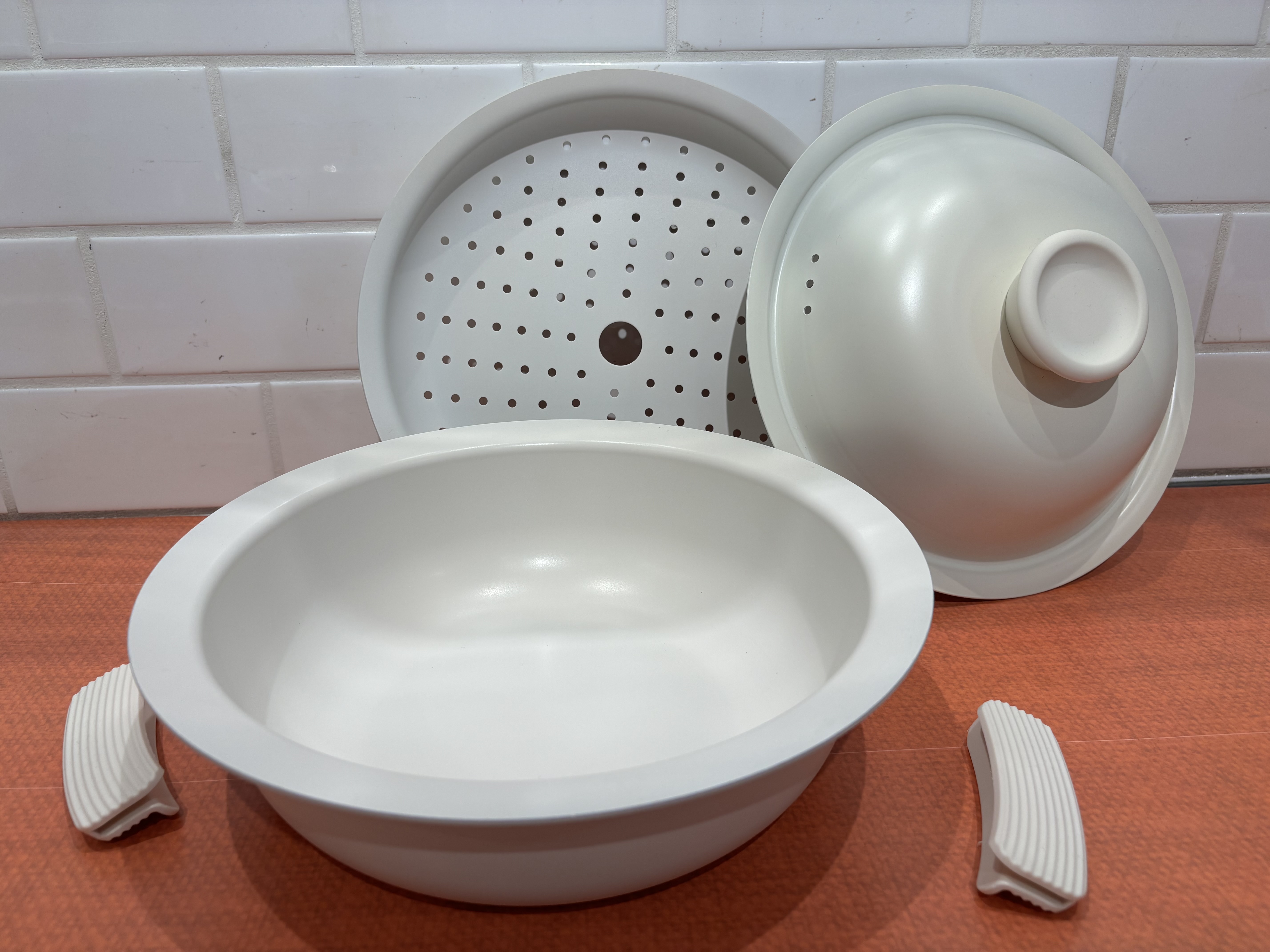 西村香織さんの「212 KITCHEN STORE｜年中使える蒸し皿付き卓上鍋 24cm ＜COPAN コパン＞」を使ったコーディネート