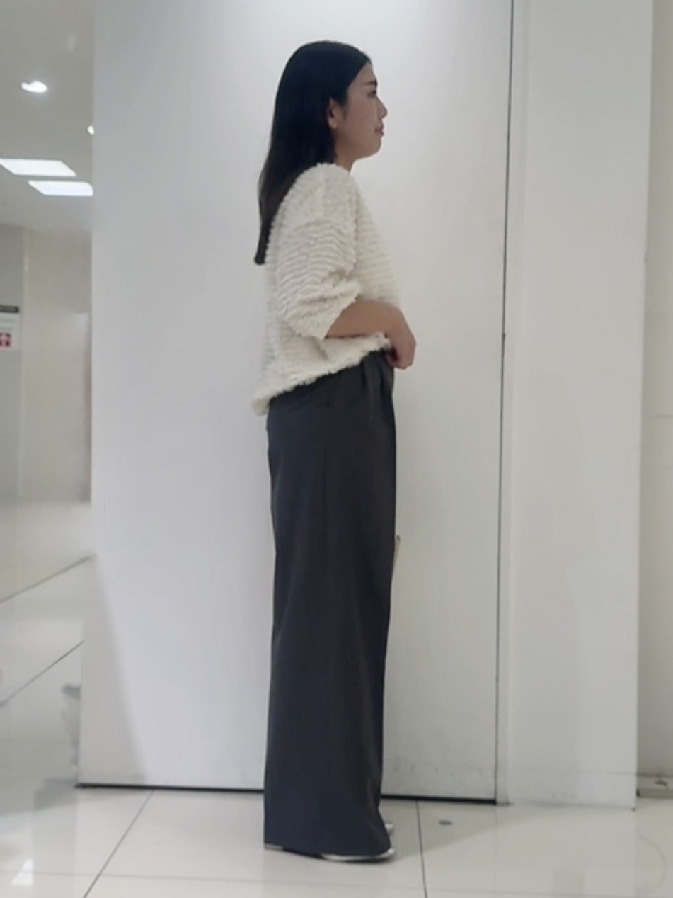 なかじさんの「UNTITLED｜【体型カバー/後ろウエストゴム】ウーステッドワイドシルエットパンツ」を使ったコーディネート
