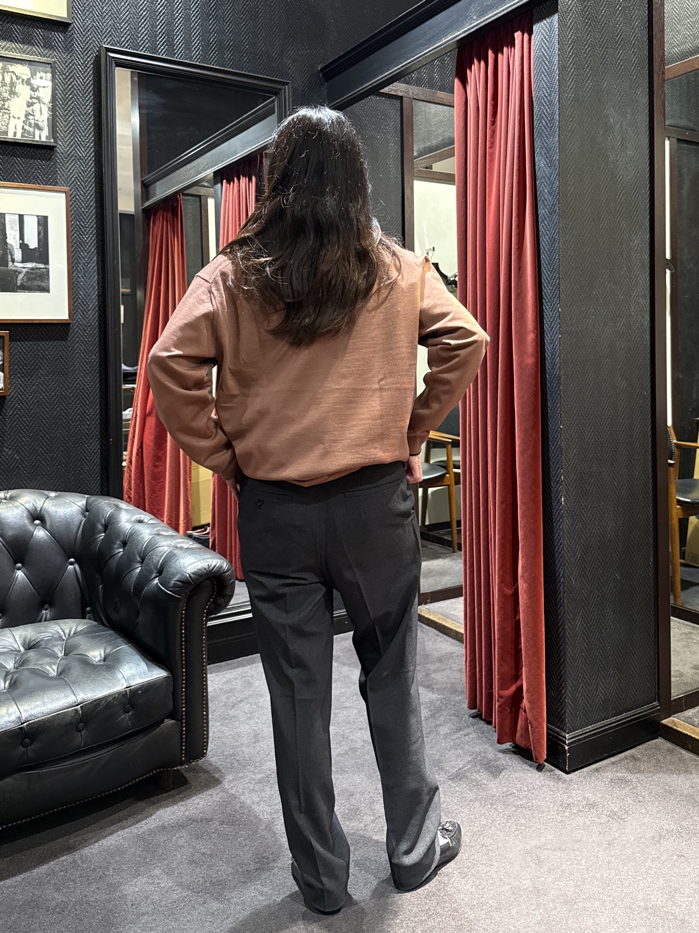 神野（jinno）さんの「TAKEO KIKUCHI｜ウールライクキャットフット パンツ」を使ったコーディネート