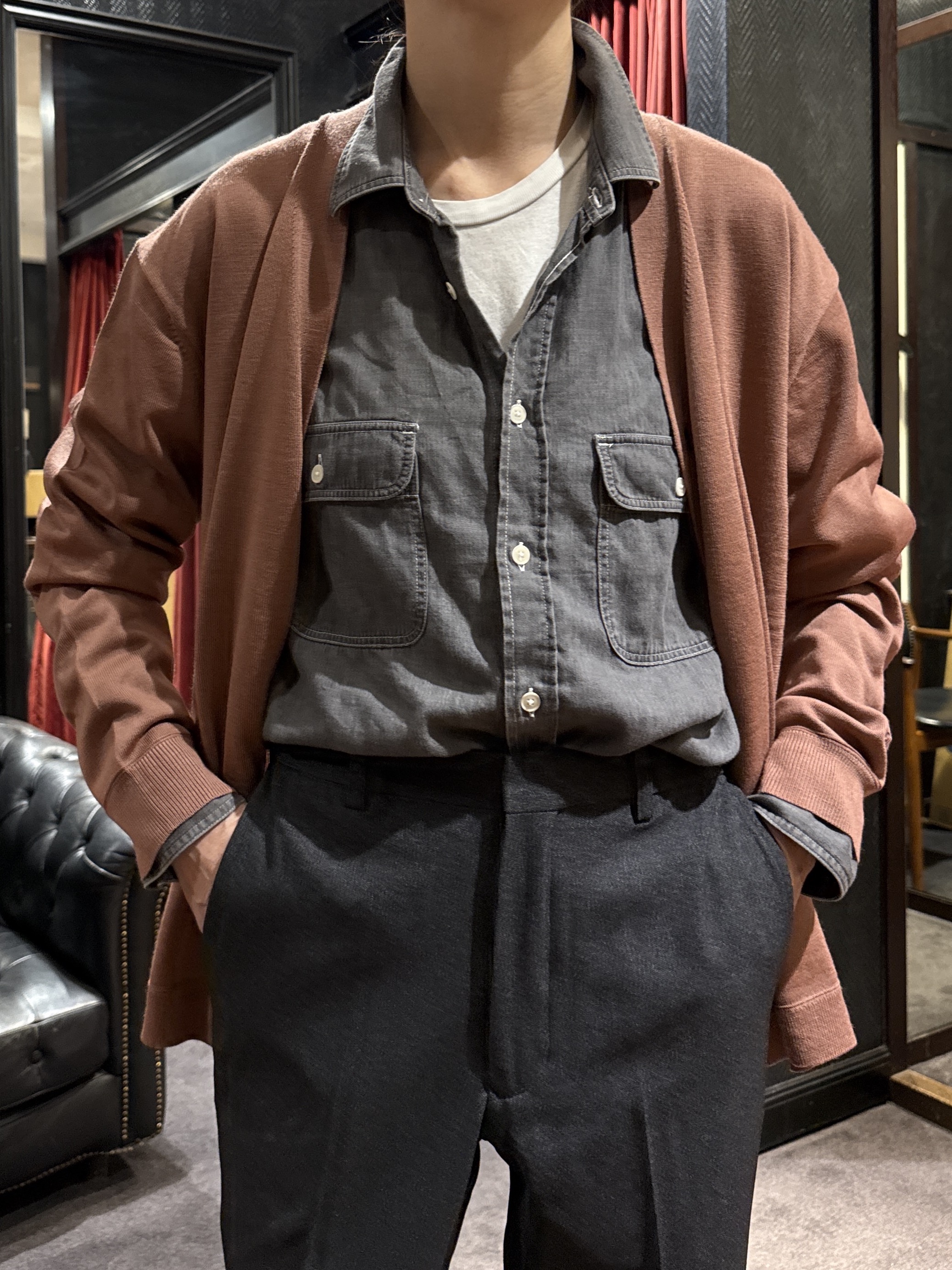 神野（jinno）さんの「TAKEO KIKUCHI｜アンチピリング ニット カーディガン」を使ったコーディネート