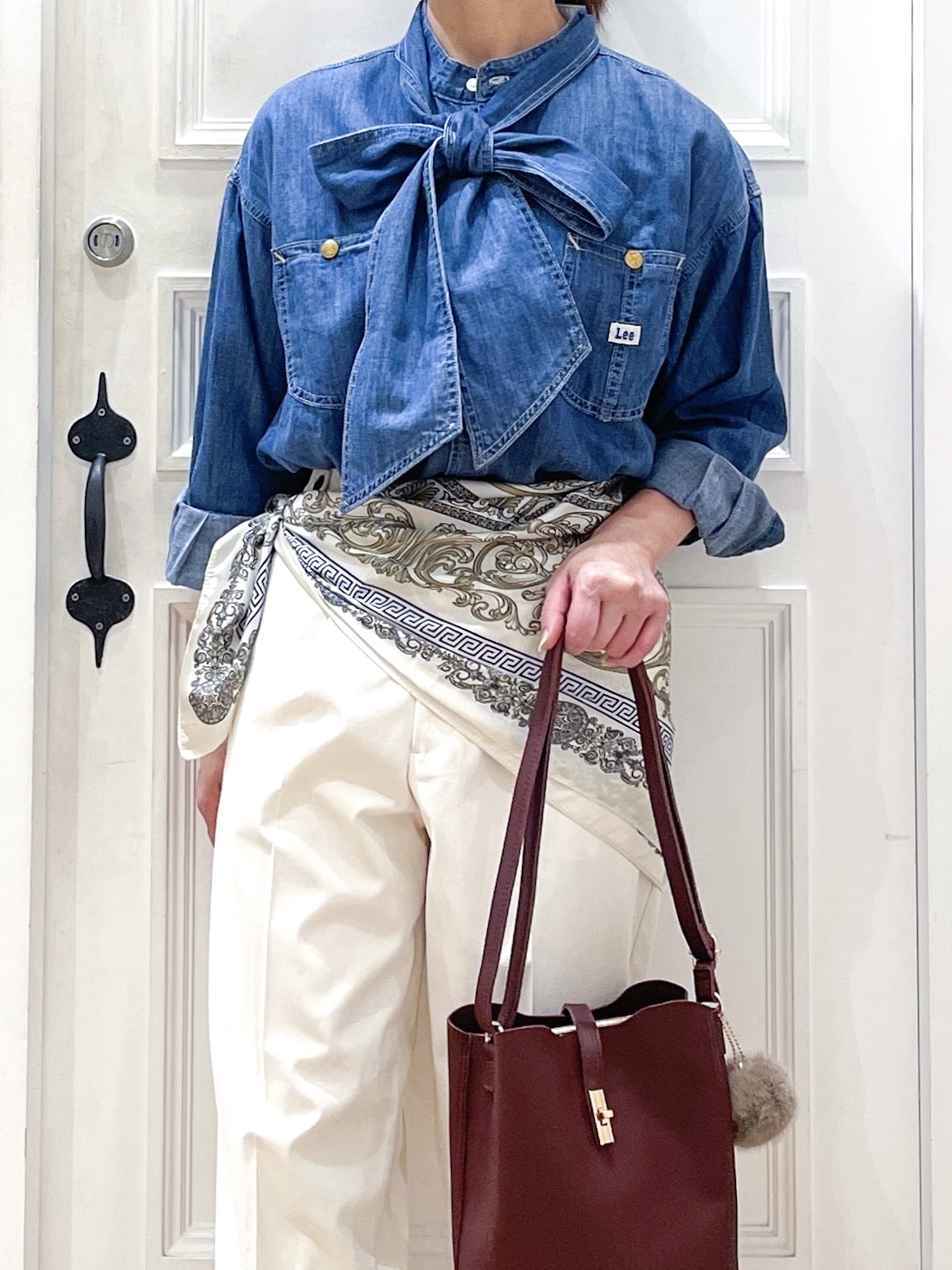 Naoさんの「grove｜【Lee&times;grove別注】DENIM BOWTIE SHIRTS」を使ったコーディネート
