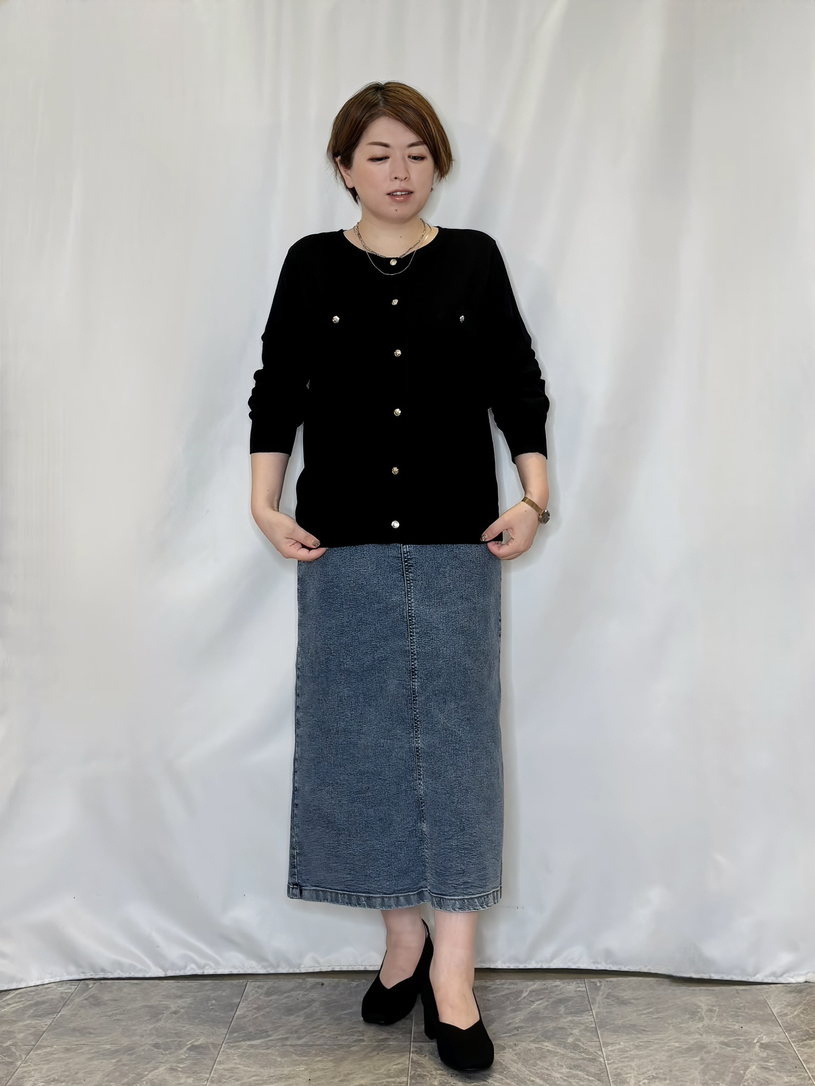 たみさんの「SHOO･LA･RUE｜【洗濯機可/S-LL】金ボタンが上品に。さらさらタッチカーディガン」を使ったコーディネート