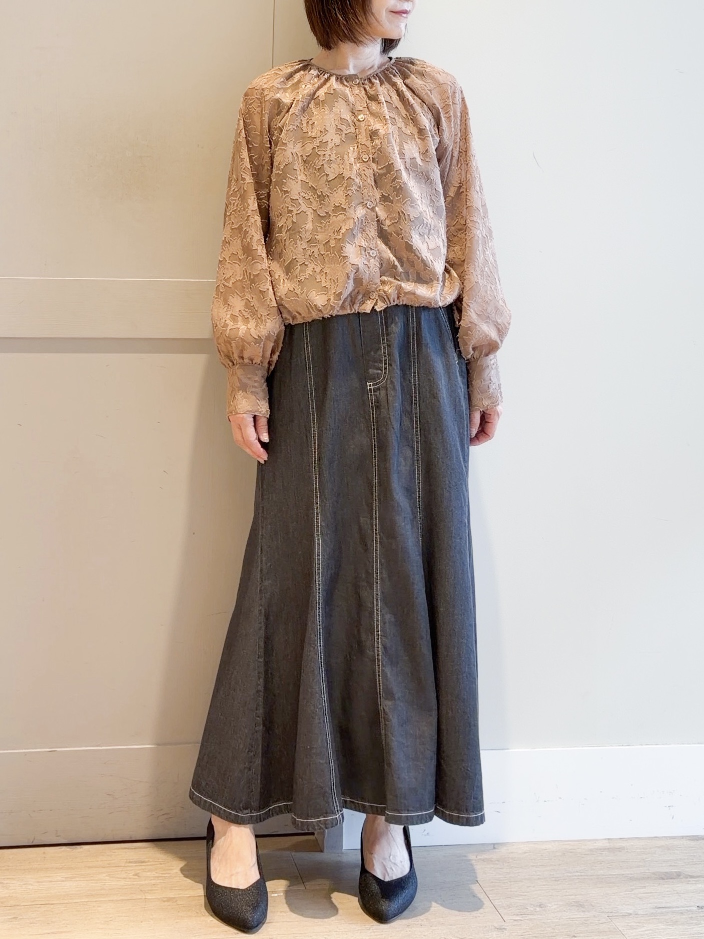 yamakoさんの「grove｜上品に華やぐ シアージャカードブラウス」を使ったコーディネート