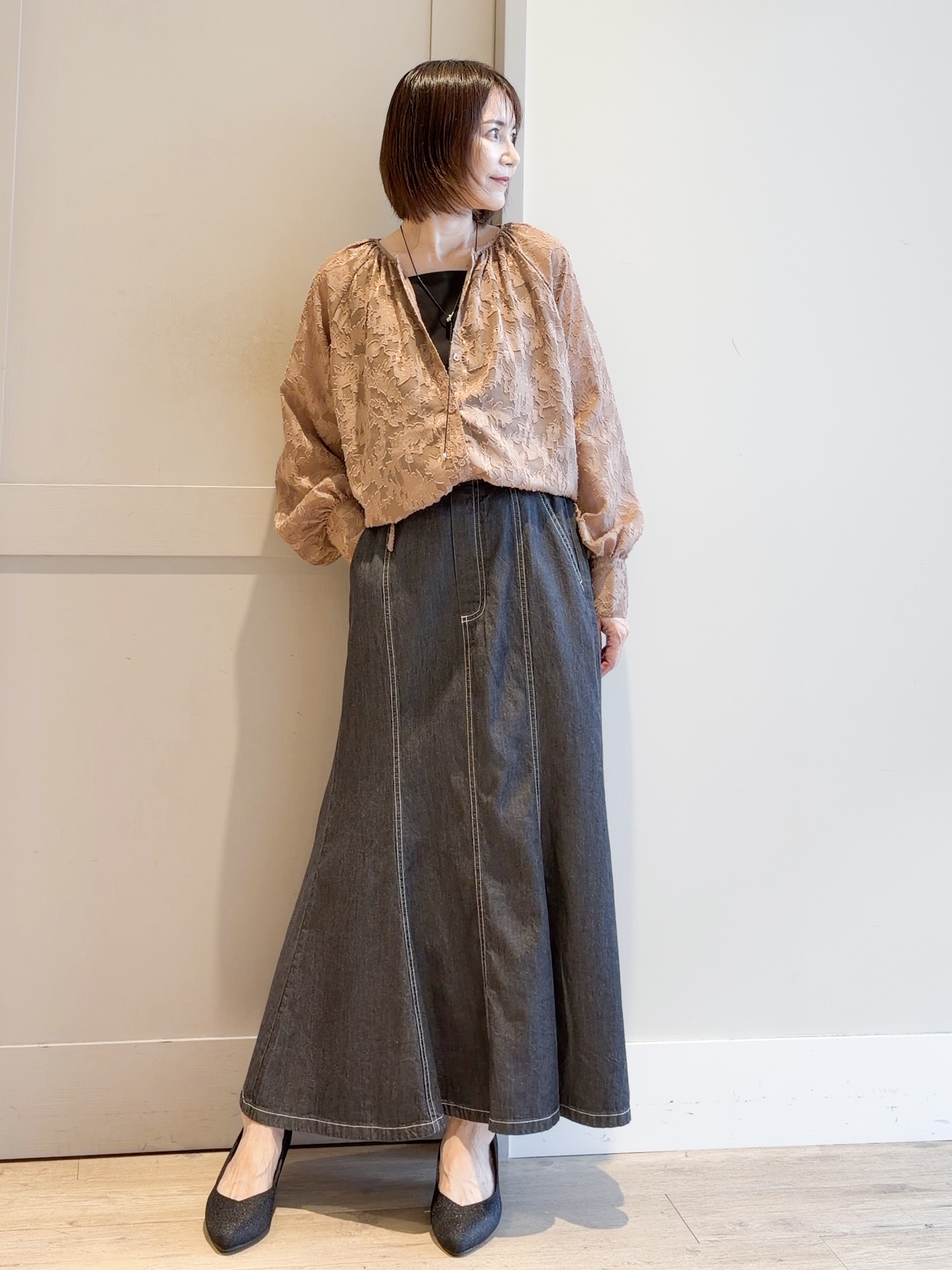 yamakoさんの「grove｜上品に華やぐ シアージャカードブラウス」を使ったコーディネート